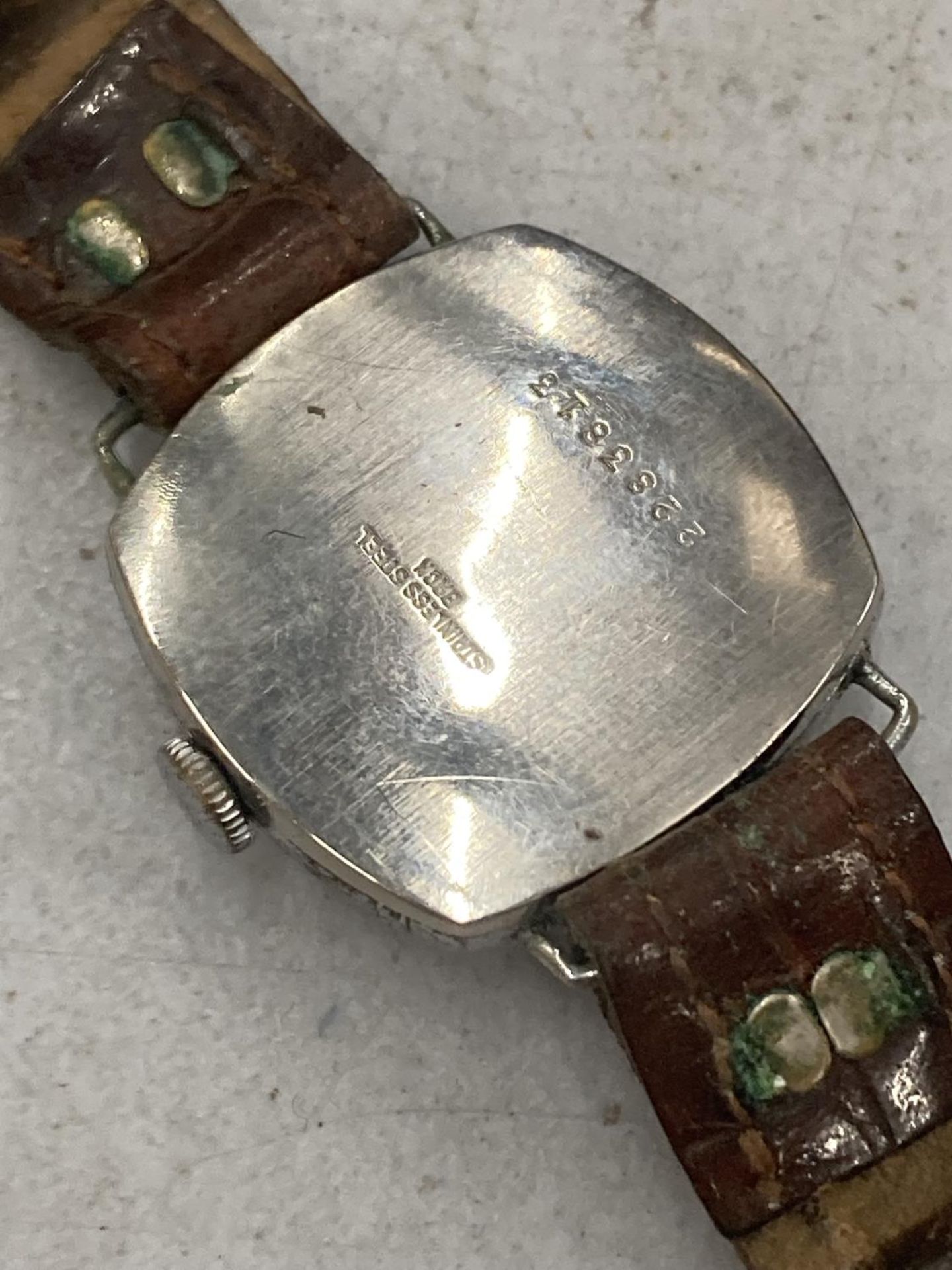 A VINTAGE TRENCH WATCH (NOT WORKING) - Image 3 of 3