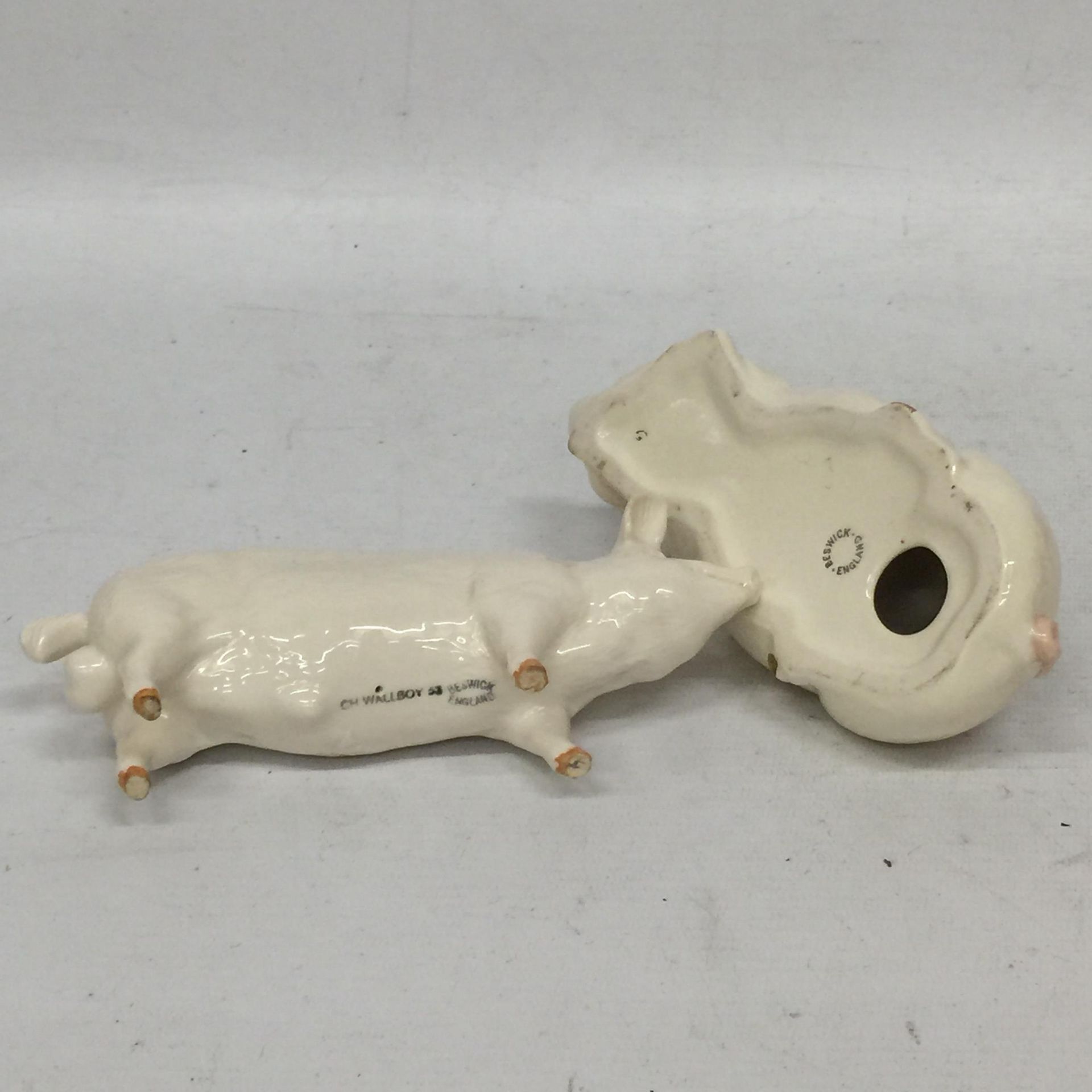 TWO BESWICK PIGS - Image 4 of 4