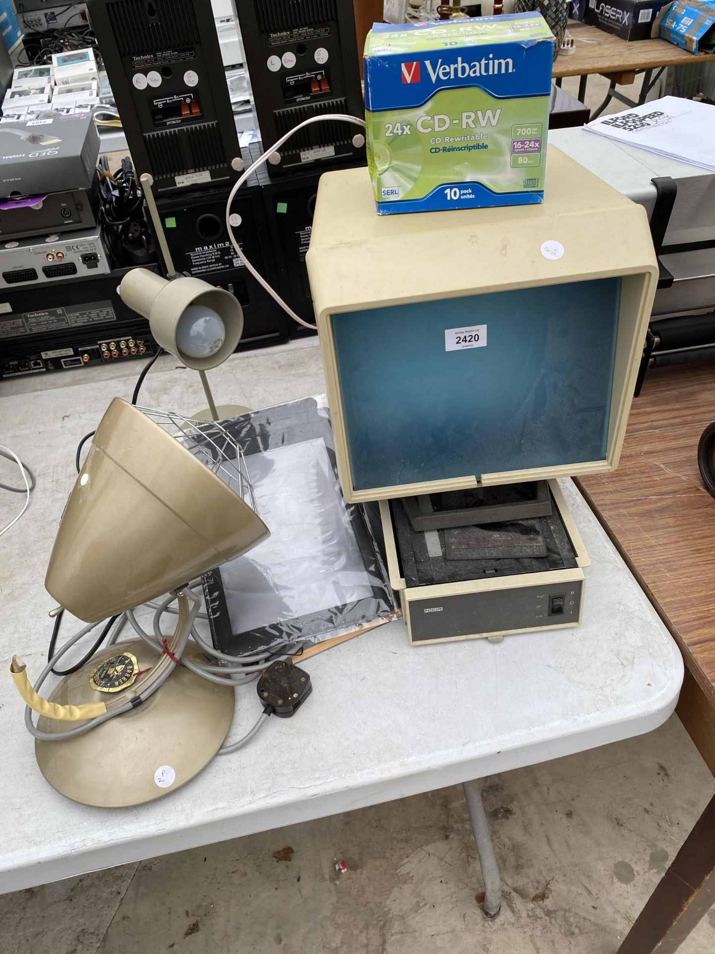 AN ASSORTMENT OF ITEMS TO INCLUDE LAMPS AND A RETRO COMPUTER MONITOR ETC