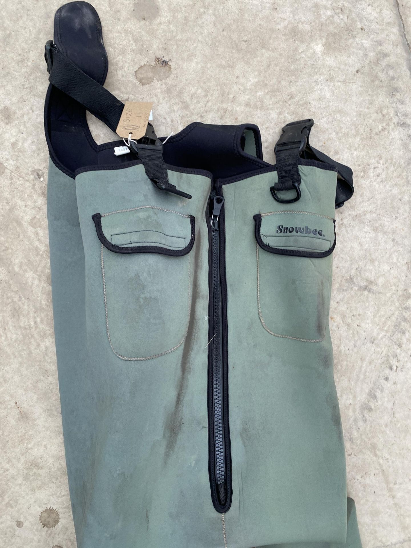 A PAIR OF SIZE 11 SNOWBEE CHEST WADERS - Image 2 of 3