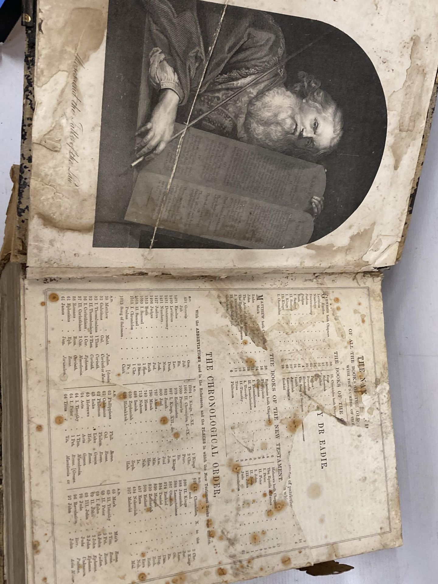 A LARGE ANTIQUARIAN HOLY BIBLE WITH COLOUR AND BLACK AND WHITE PLATES, SOME DAMAGE TO THE COVER - Image 2 of 5