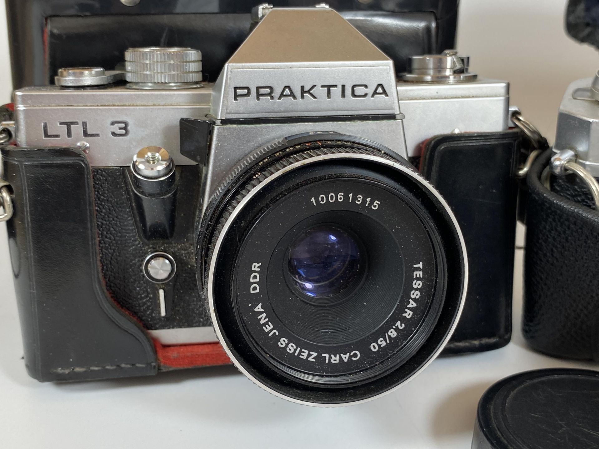 TWO VINTAGE CASED CAMERAS - PRAKTICA LTL 3 FITTED WITH CARL ZEISS JENA TESSAR 2.8/50MM LENS AND A - Image 2 of 3