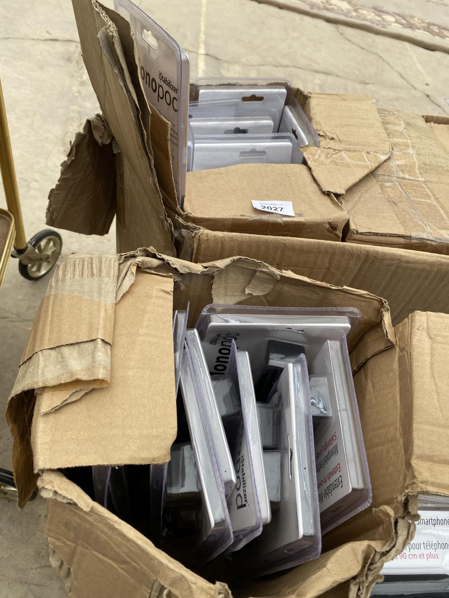 A LARGE QUANTITY OF NEW AND BOXED ISTABILIZER MONOPOD SELFIE STICKS - Image 2 of 3