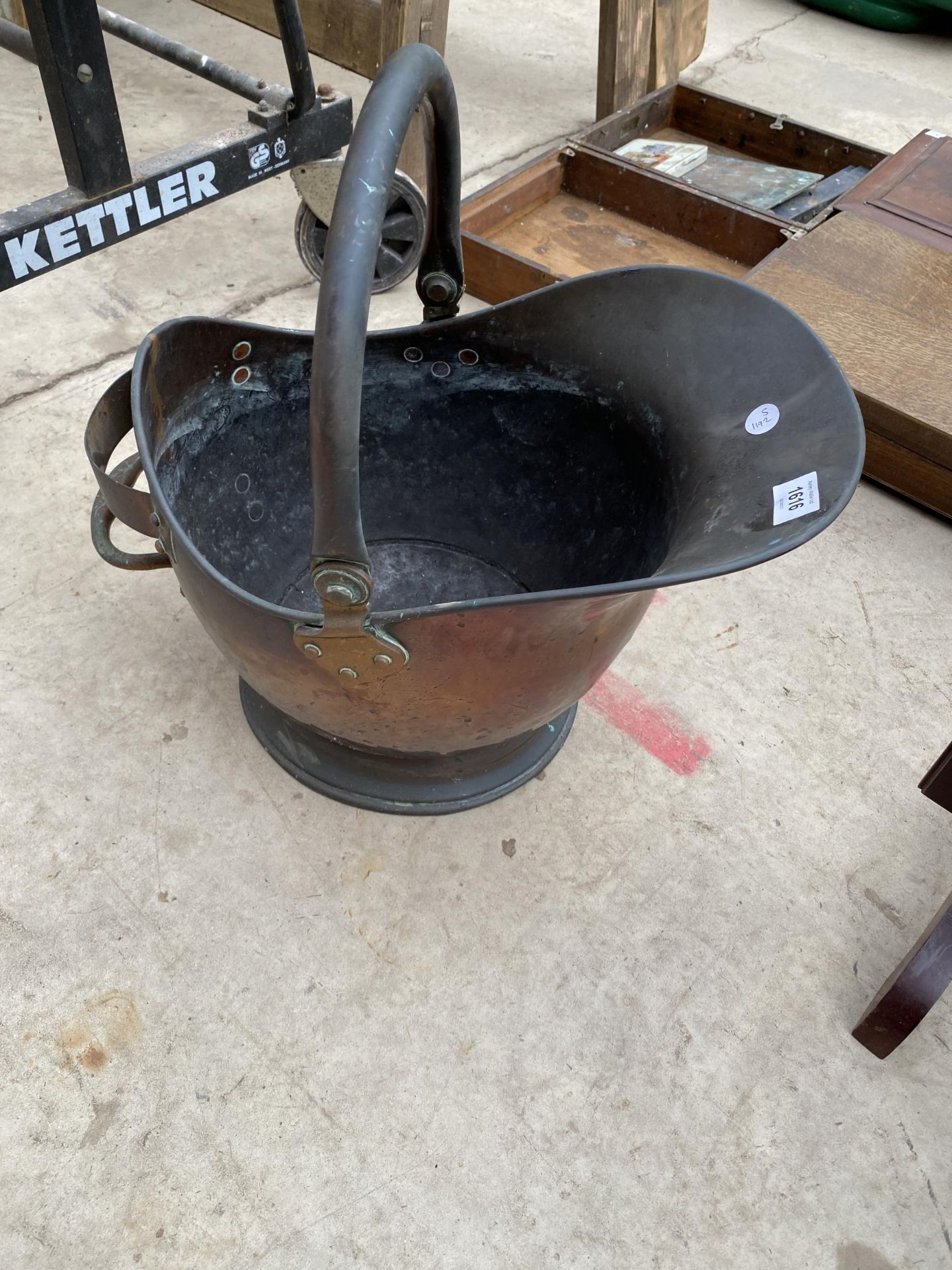 A VINTAGE COPPER COAL BUCKET