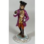 A CONTINENTAL DRESDEN STYLE PORCELAIN MONKEY VIOLIN PLAYER MUSICIAN FIGURE, HEIGHT 15CM