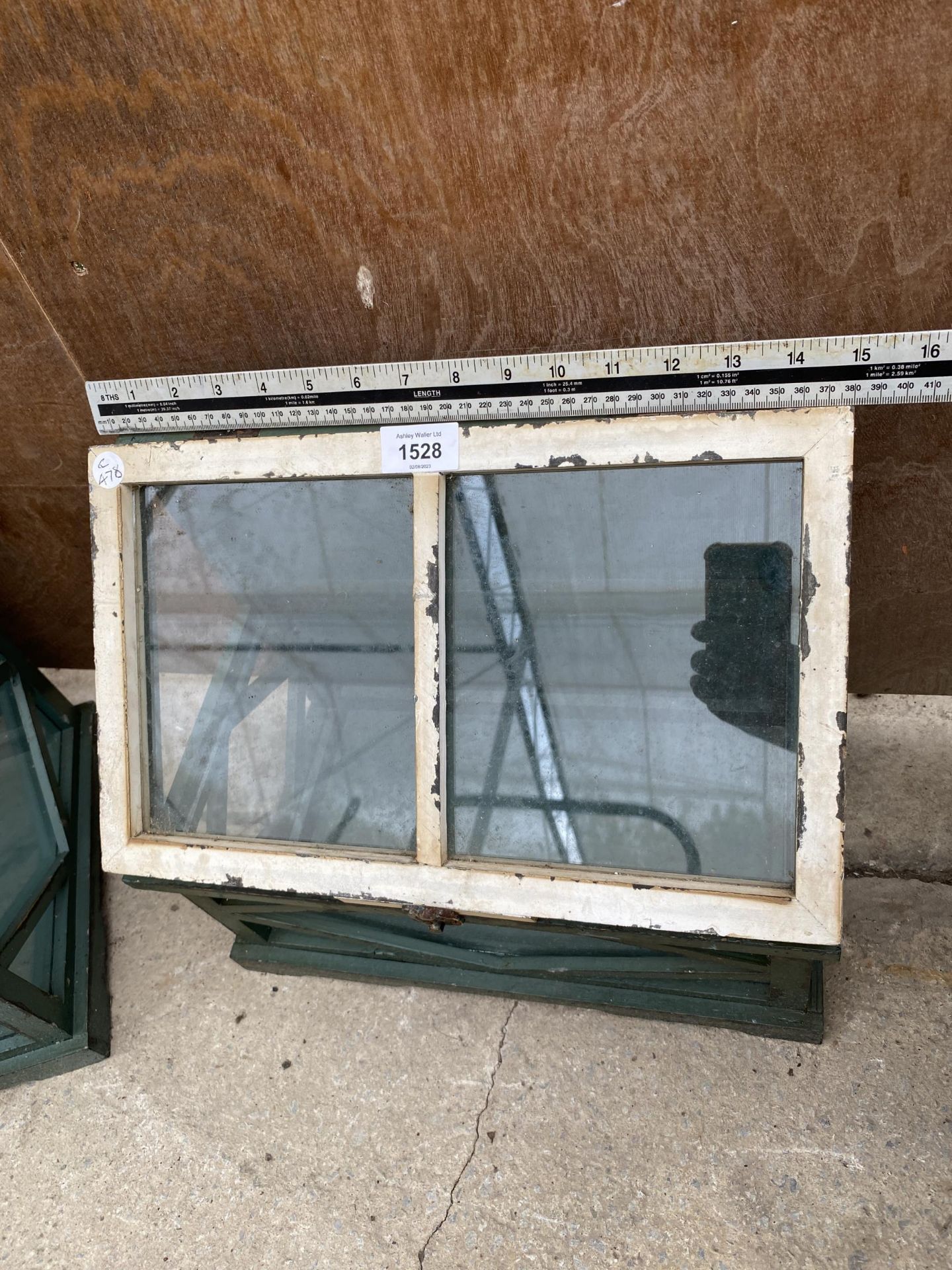 A TABLE TOP TERRARIUM GLASS HOUSE CABINET - Image 4 of 5