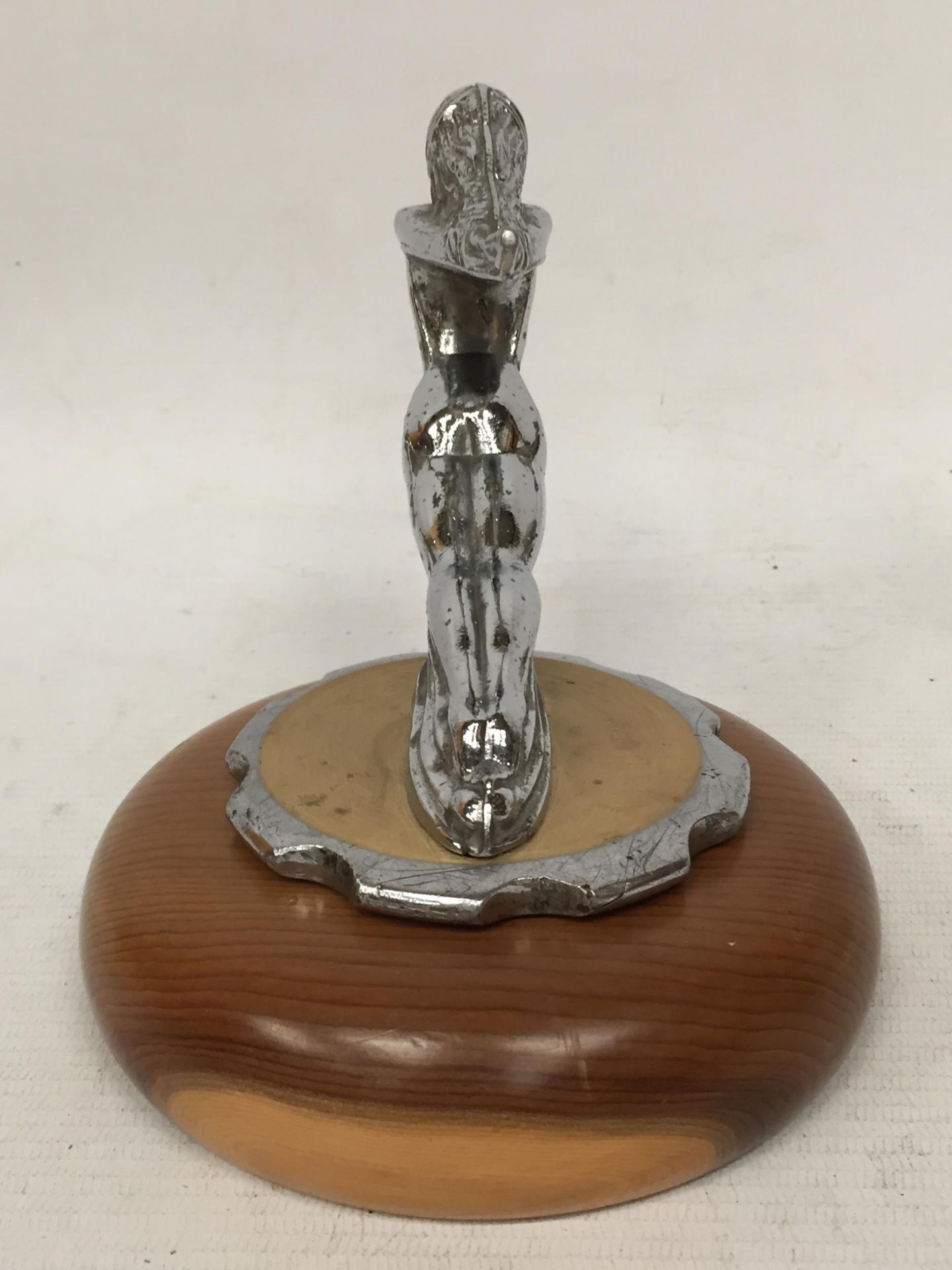 A NUDE LADY CHROME EFFECT CAR MASCOT ON WOODEN BASE - Image 4 of 5