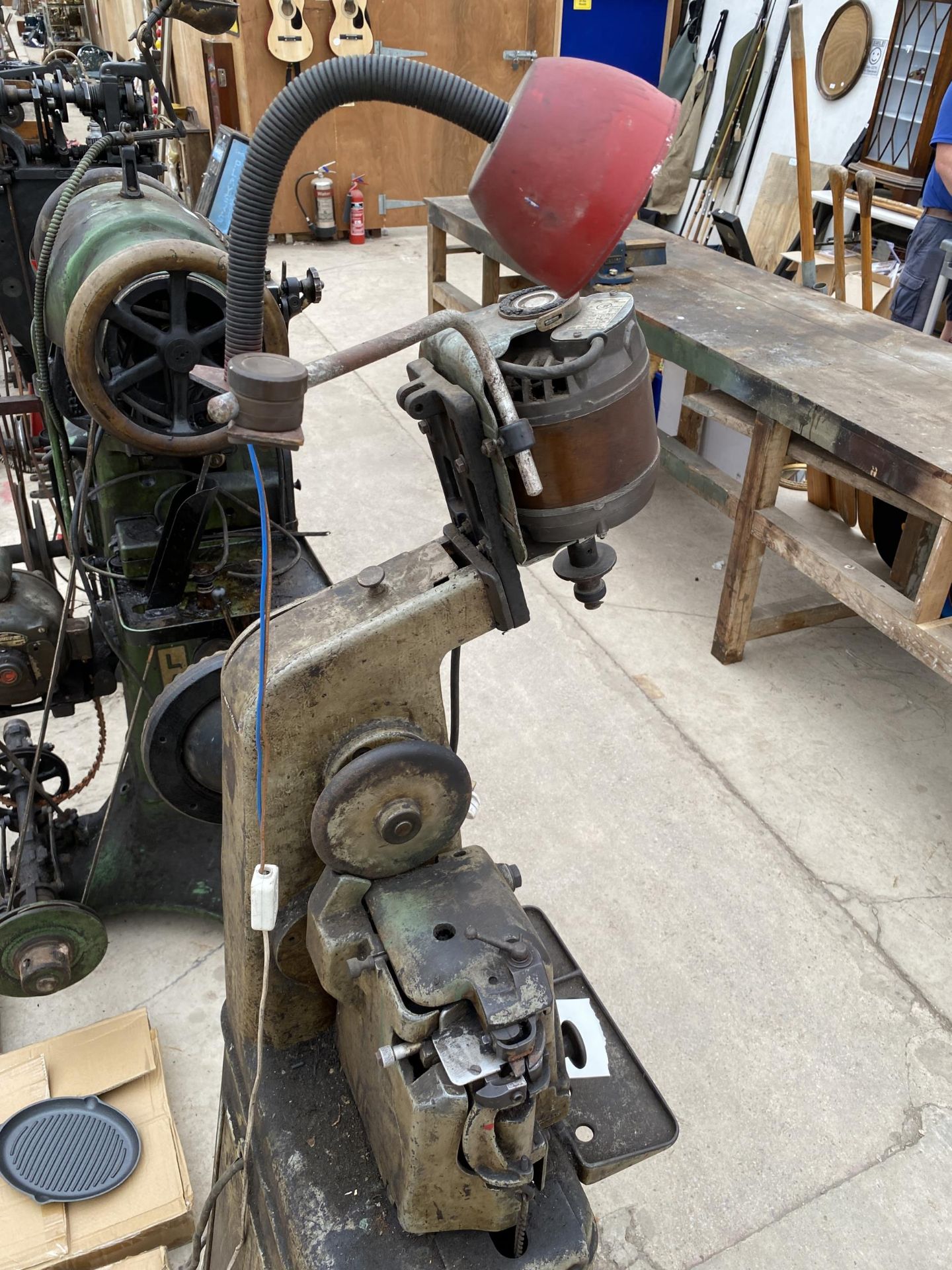 A VINTAGE WH & B LTD COBBLERS CUTTING MACHINE - Image 5 of 8