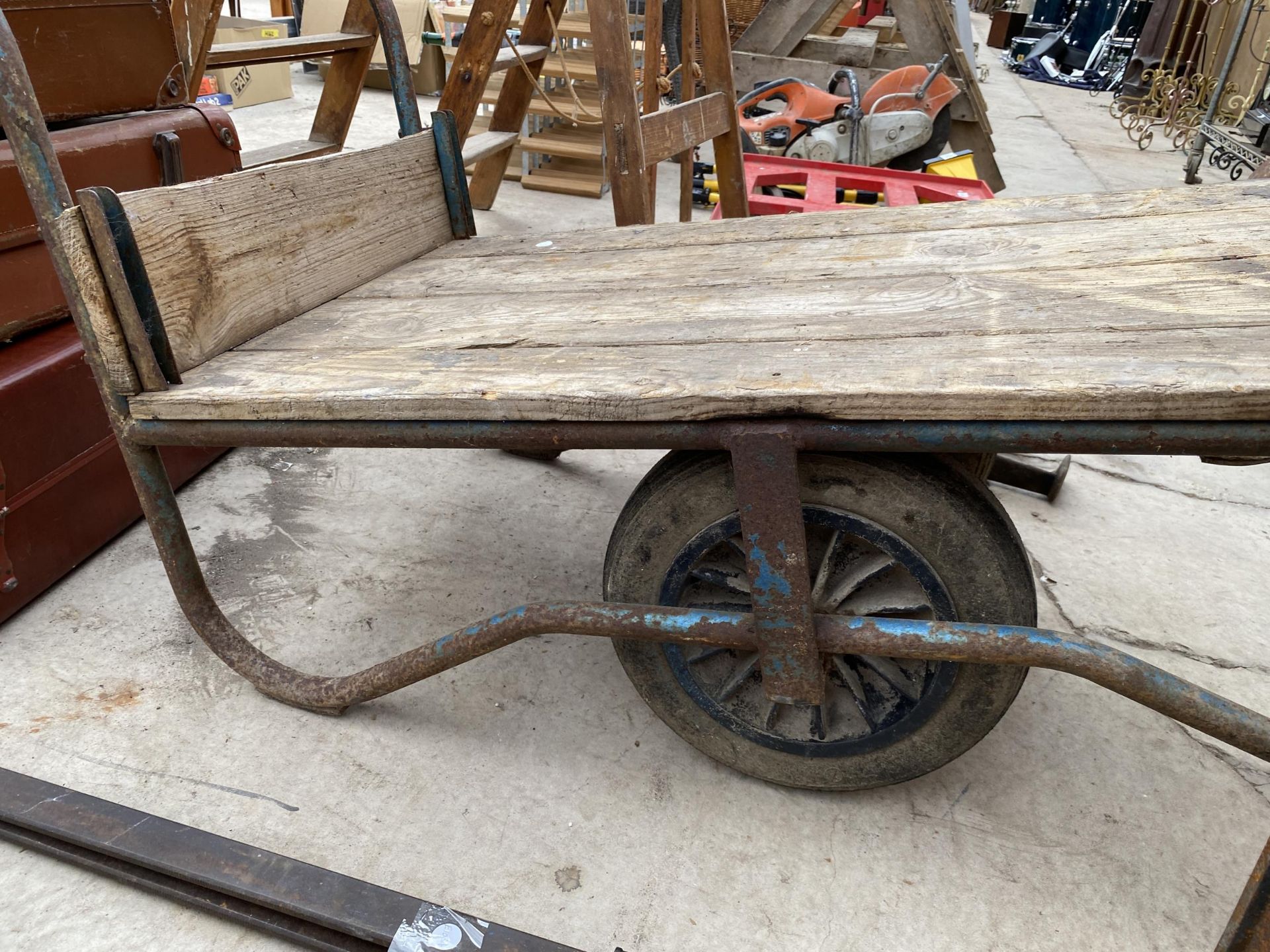 A TWO WHEELED METAL AND WOODEN PLANT MARKET GARDENERS TROLLEY - Image 2 of 4