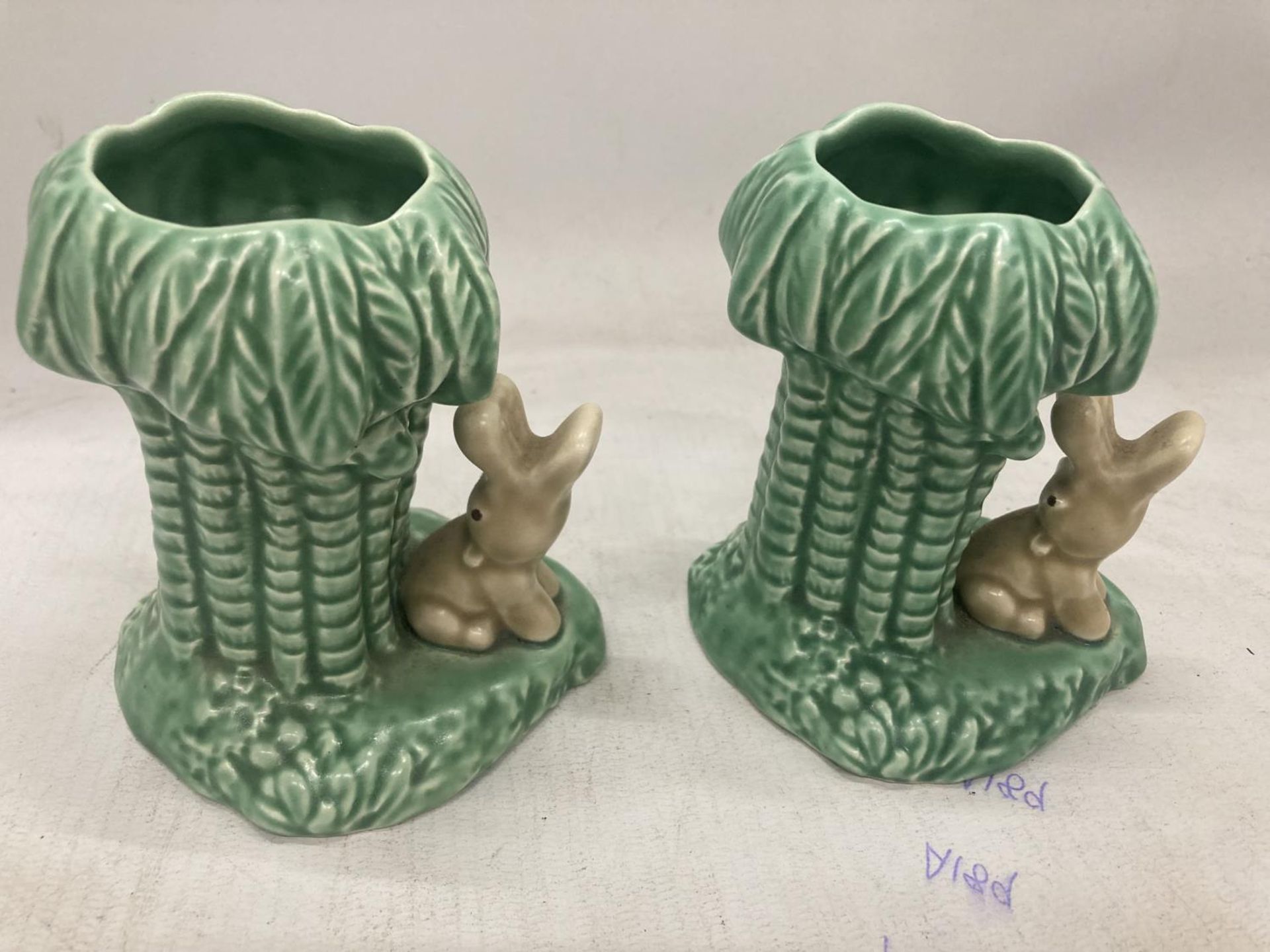 FOUR PIECES OF SYLVAC TO INCLUDE VASES WITH RABBITS AND BASKETS - Image 5 of 6