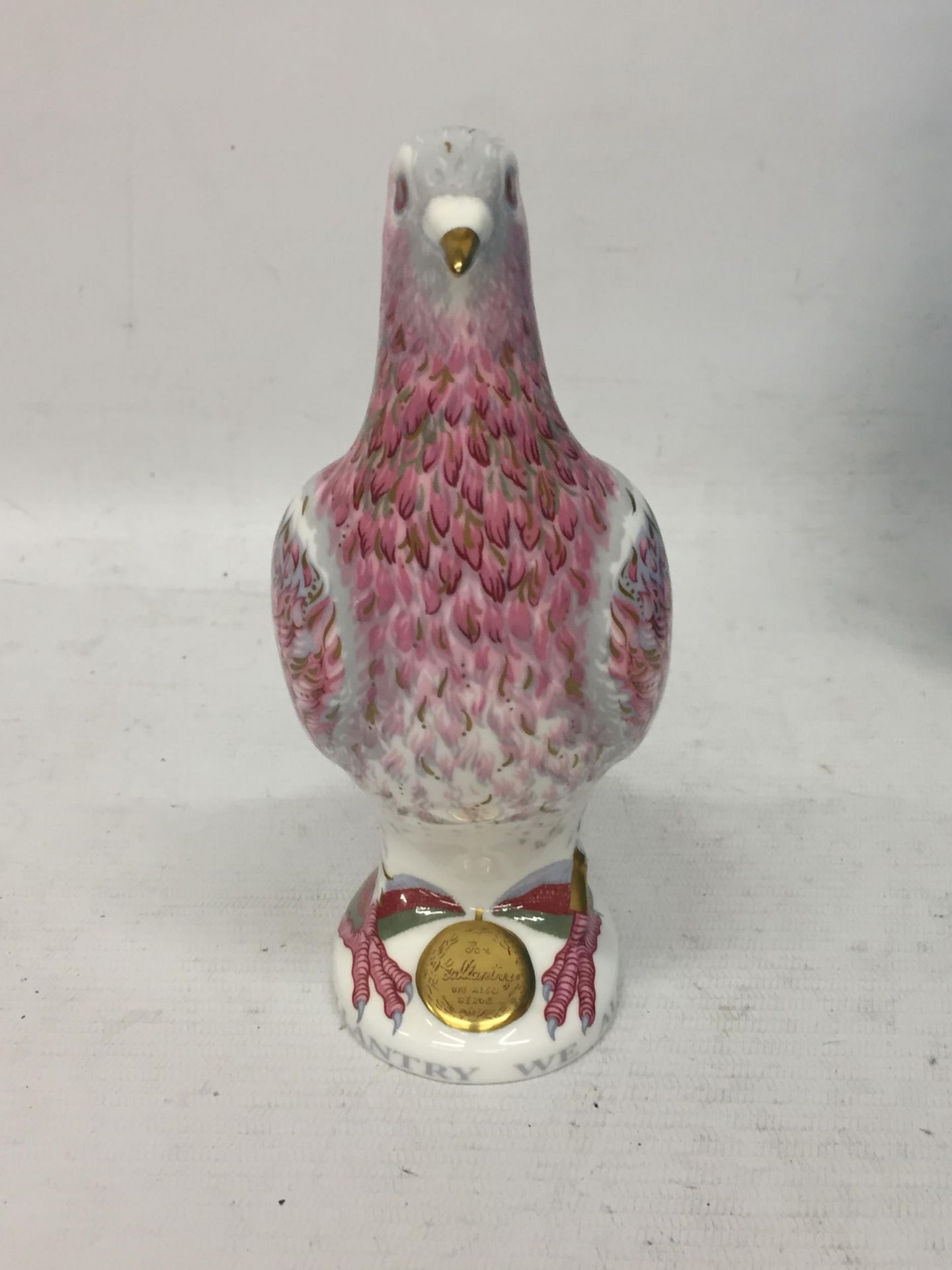 A ROYAL CROWN DERBY BOXED WAR PIGEON LIMITED EDITION PAPER WEIGHT - Image 2 of 4
