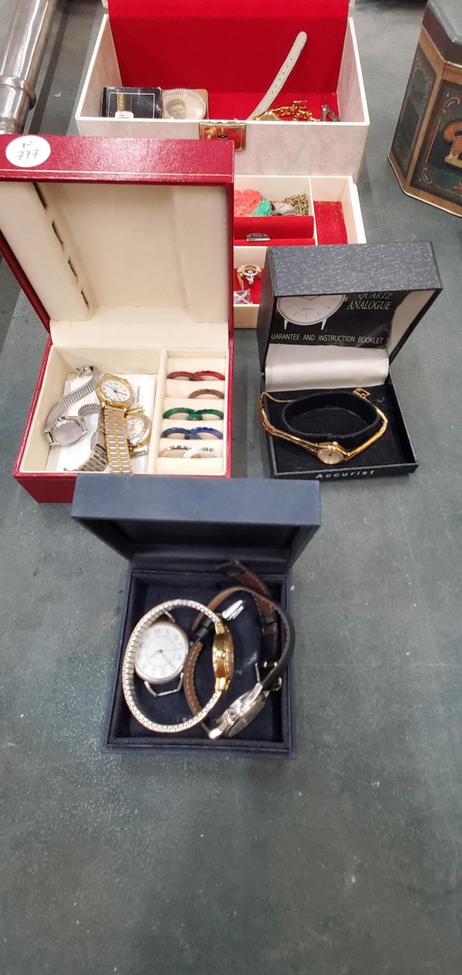 A QUANTITY OF WATCHES - SOME VINTAGE, TO INCLUDE AN ACCURIST QUARTZ, BOXED, LIMIT LORUS, ETC PLUS - Bild 3 aus 3