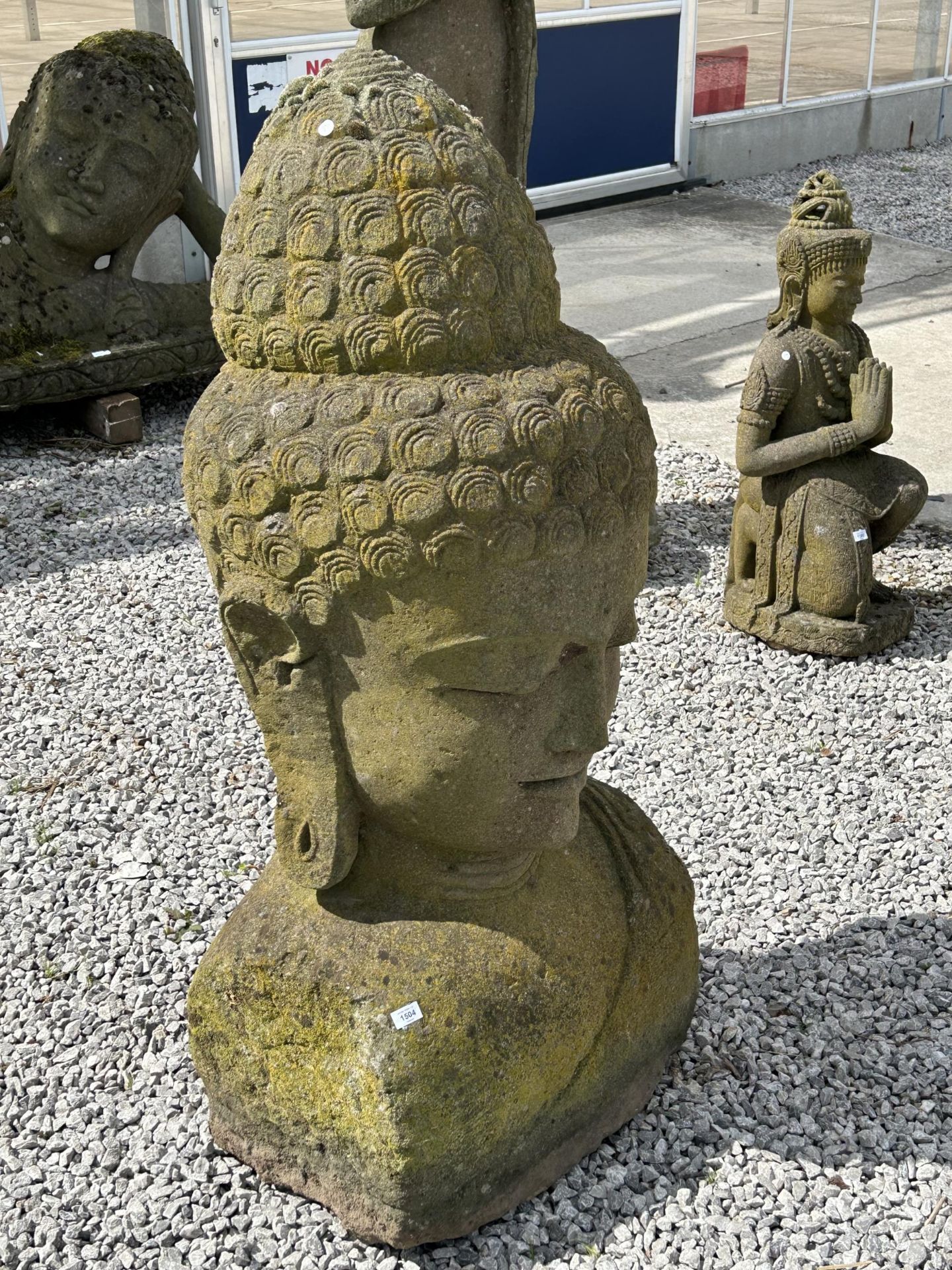 A LARGE RECONSTITUTED STONE BUDDHIST DIETY FIGURE - HEIGHT 150 CM, DEPTH 50 CM - Image 3 of 6