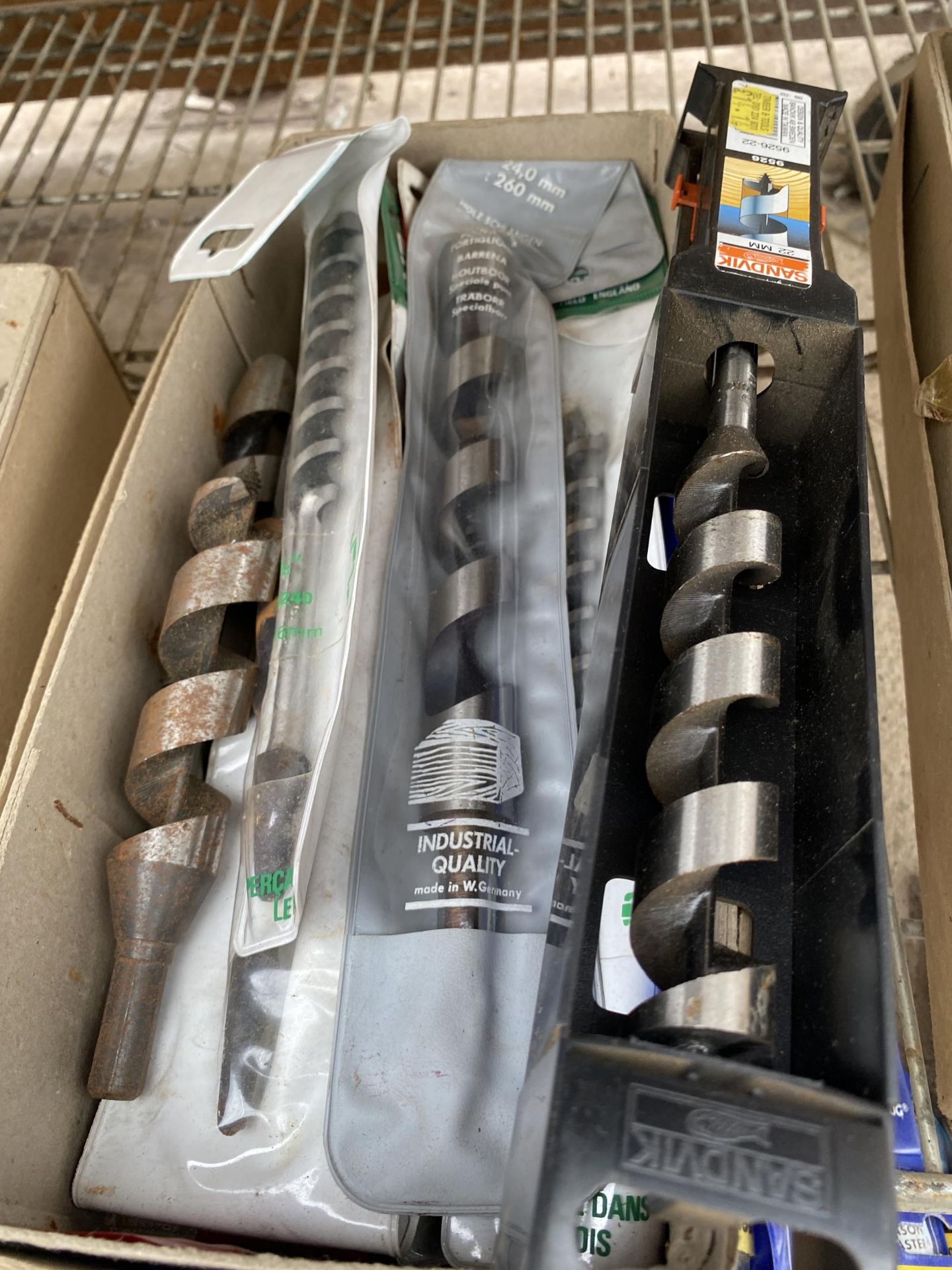 A BOX OF LOOSE HEAVY DUTY DRILL BITS - Image 2 of 4