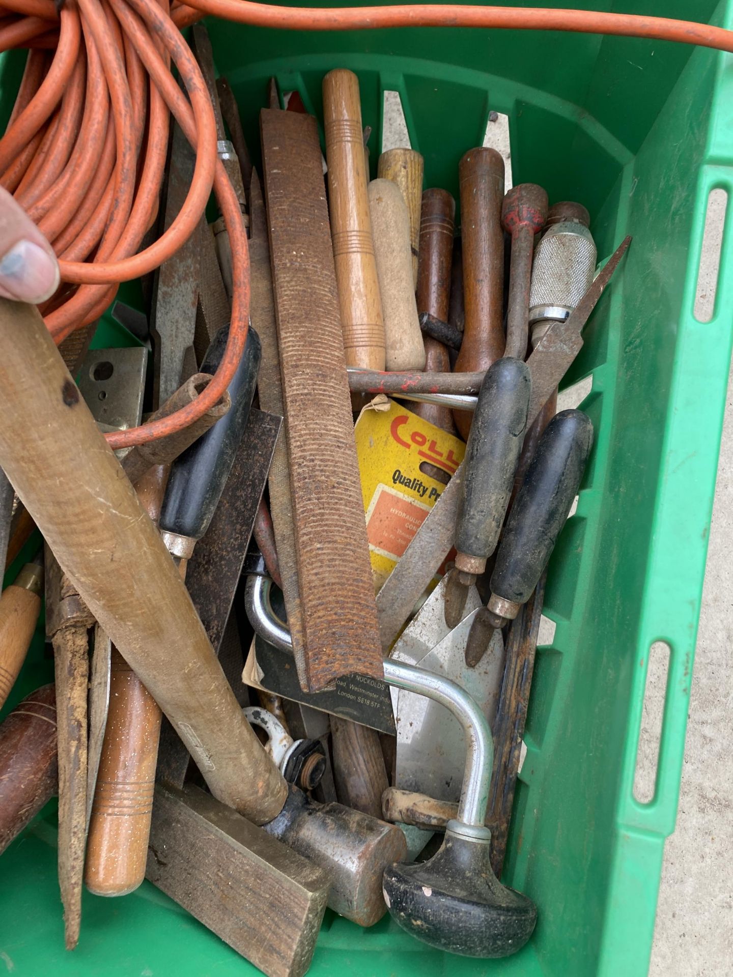 A GROUP OF ASSORTED VINTAGE WOODEN TOOLS ETC - Image 5 of 5