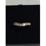 A 9CT GOLD WISHBONE RING WITH 10 CZ STONES, WEIGHT 1.6G, SIZE N