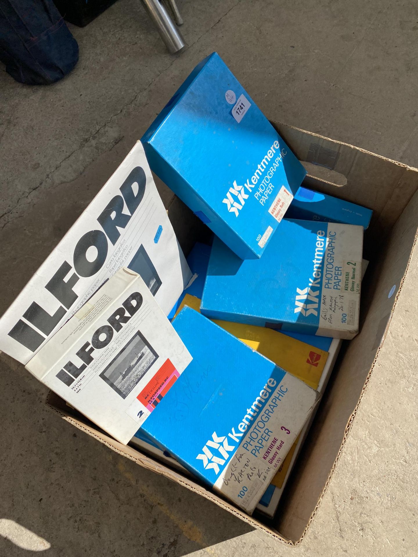 A BOX OF ILFORD AND FURTHER BOXED PHOTO PAPER