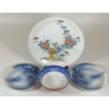 A GROUP OF FOUR ORIENTAL PORCELAIN ITEMS, FLORAL PLATE, JAPANESE PLATES AND BOWL