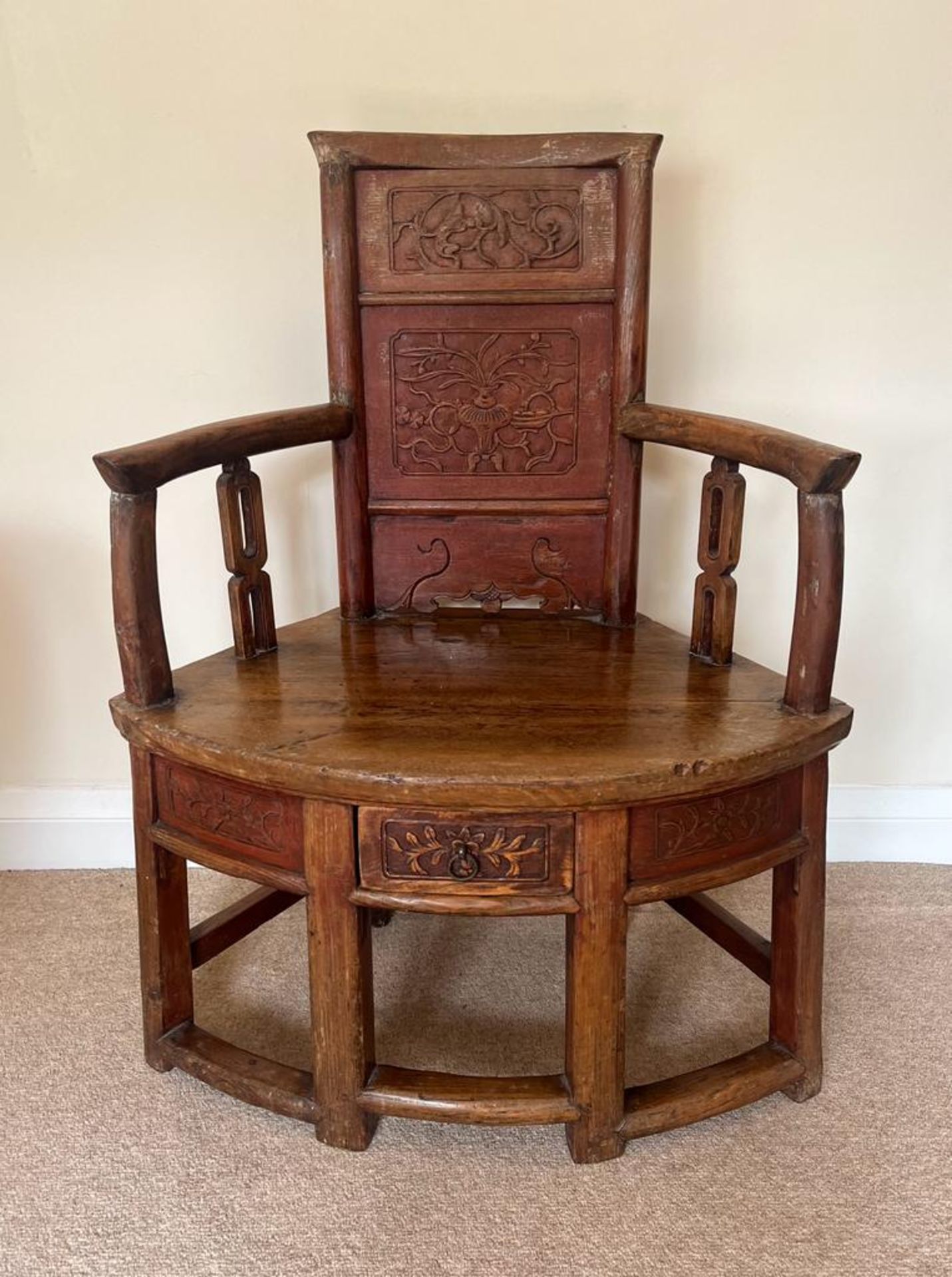 A VINTAGE CHINESE CARVED HARDWOOD CHILD'S ARMCHAIR WITH LOWER DRAWER TO SEAT, HEIGHT 80CM, WIDTH - Image 4 of 6