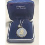 A WEDGEWOOD AND SILVER NECKLACE WITH PENDANT IN A PRESENTATION BOX