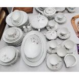 A PART NORITAKE 'HARWOOD' DINNER SERVICE TO INCLUDE VARIOUS SIZES OF PLATES, BOWLS, TUREENS, SERVING