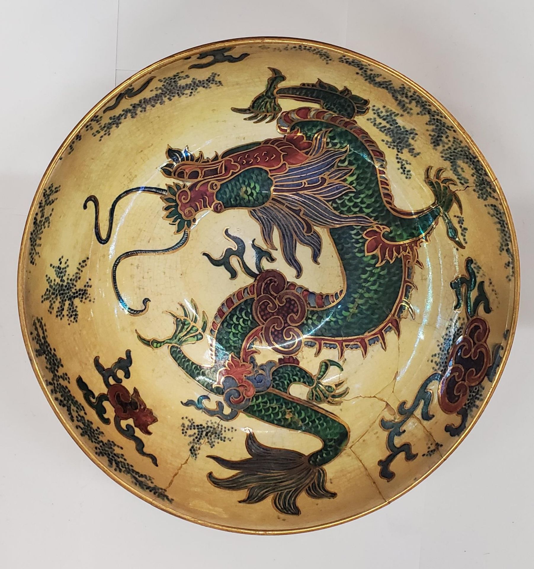 TWO LARGE BOWLS TO INCLUDE A MASON'S ORIENTAL PATTERNED AND A BURSLEY WARE 'DRAGON' - BOTH A/F - Image 6 of 9