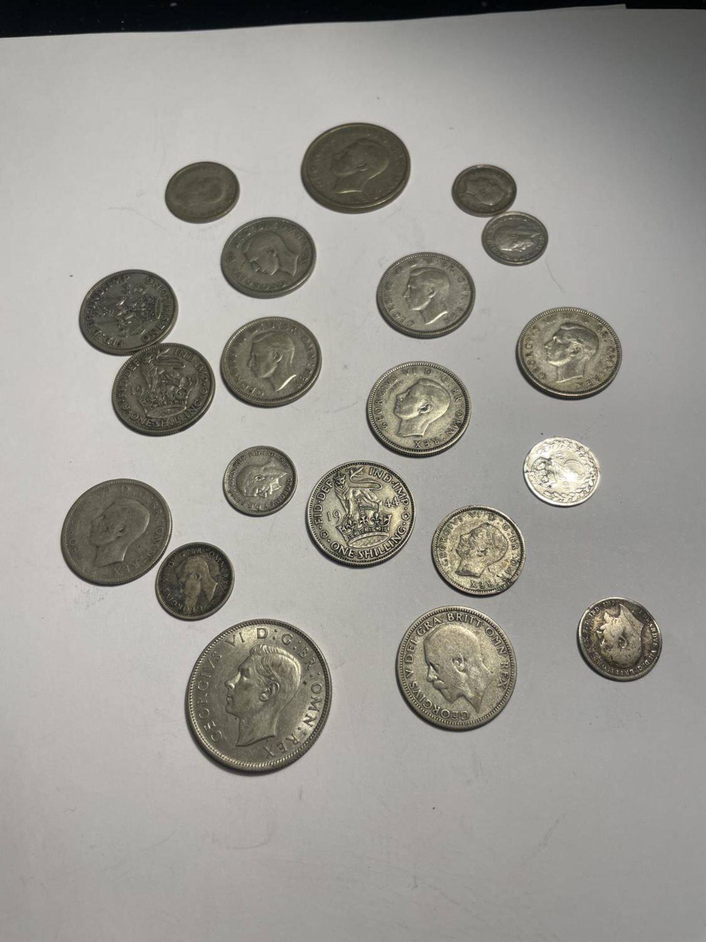 A QUANTITY OF VARIOUS COINS - Bild 4 aus 4