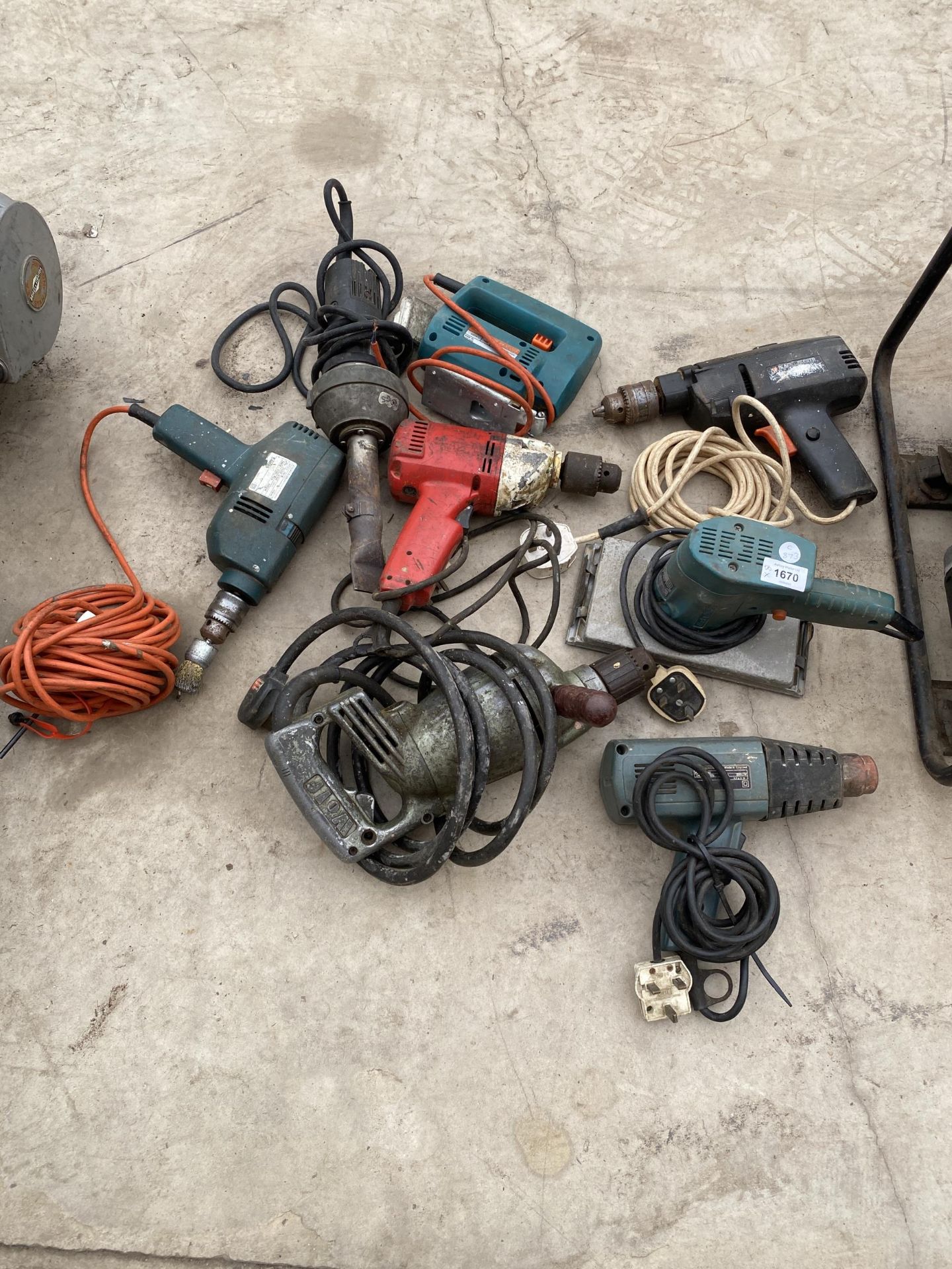 EIGHT ASSORTED POWER TOOLS, DRILLS ETC