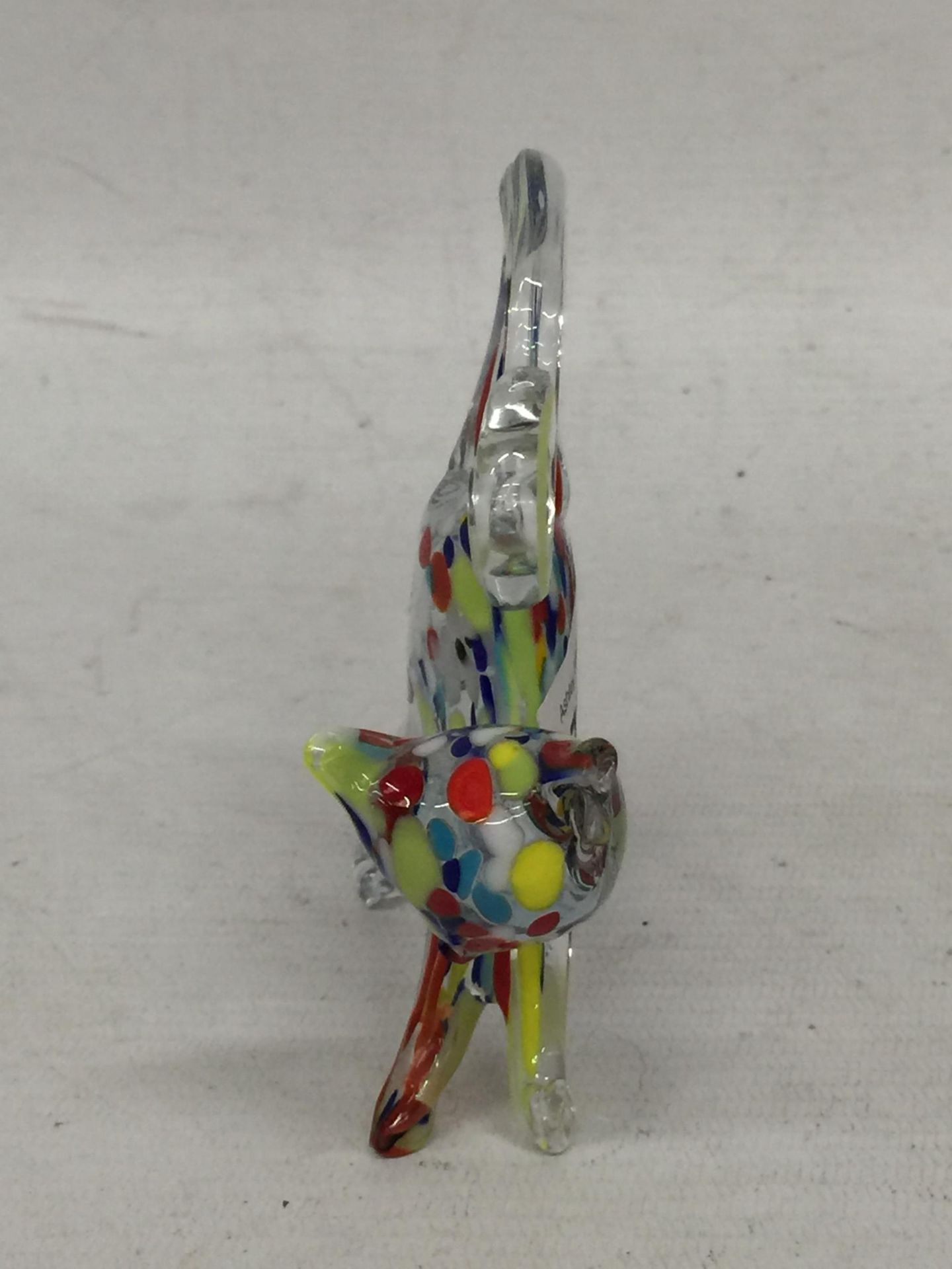 A MURANO COLOURED GLASS CAT ANIMAL FIGURE - Image 2 of 4