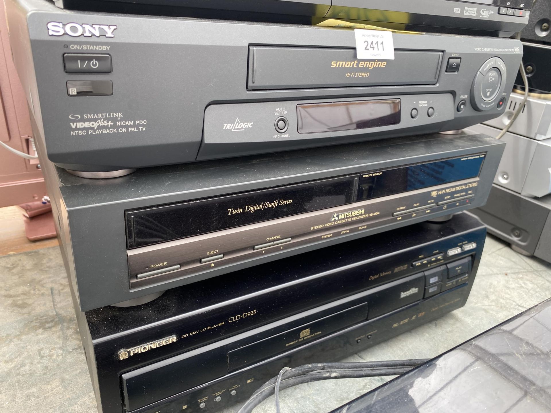 A RECORD PLAYER TOGETHER WITH VIEDO/DVD PLAYERS INCLUDING SONY, PURE ETC - Image 2 of 4