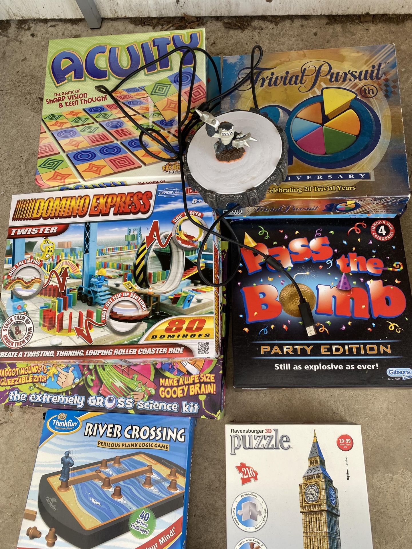 A GROUP OF BOARD GAMES, TRIVIAL PURSUIT, JASK ETC - Image 2 of 2