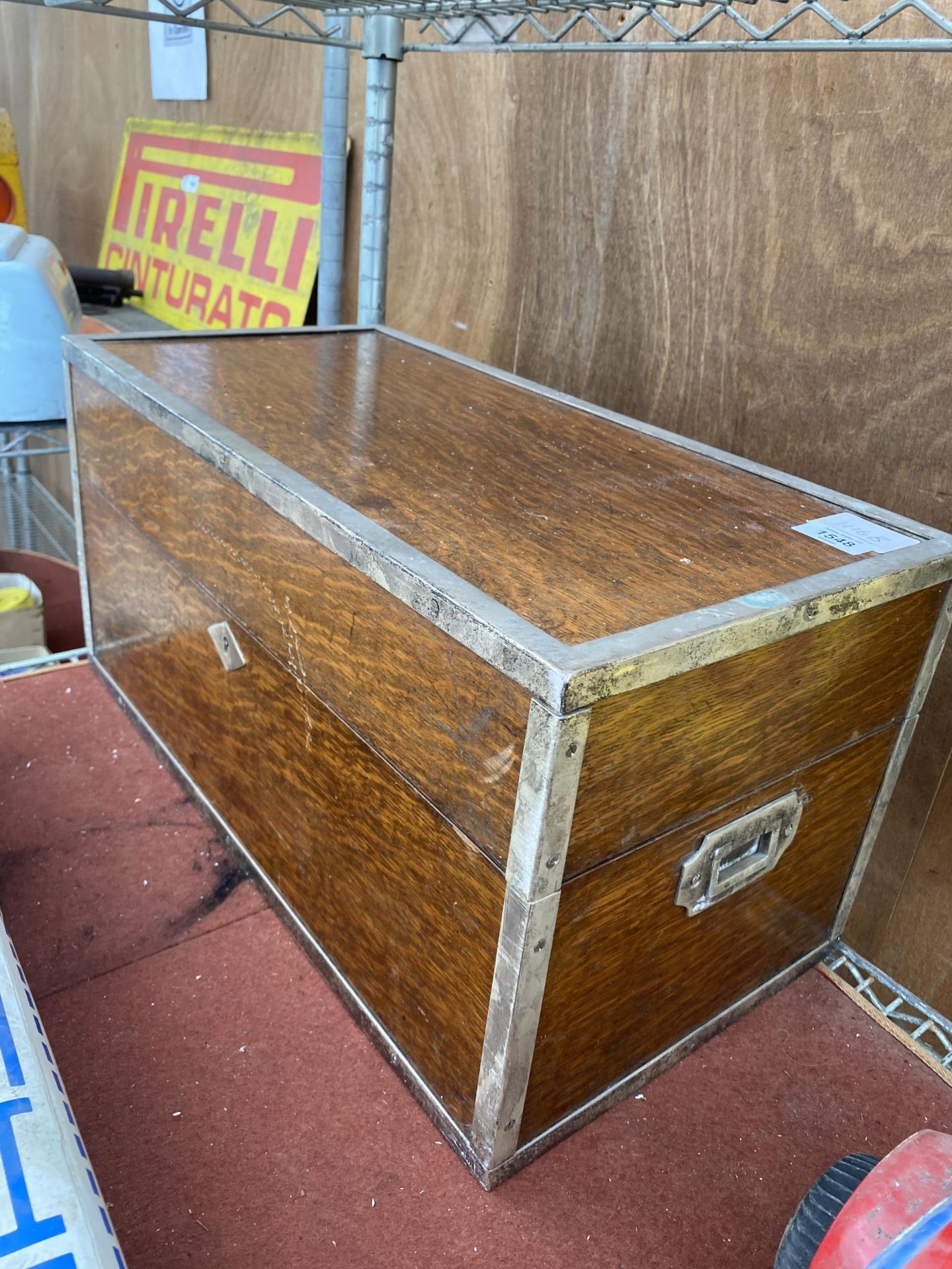 A VINTAGE METAL BOUND OAK TOOL BOX - Image 2 of 3