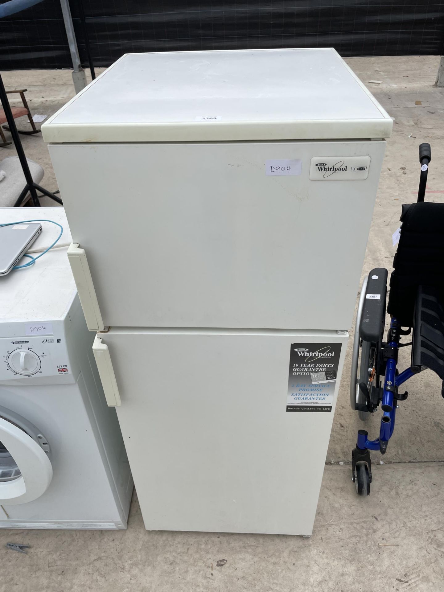 A WHIRLPOOL FRIDGE FREEZER