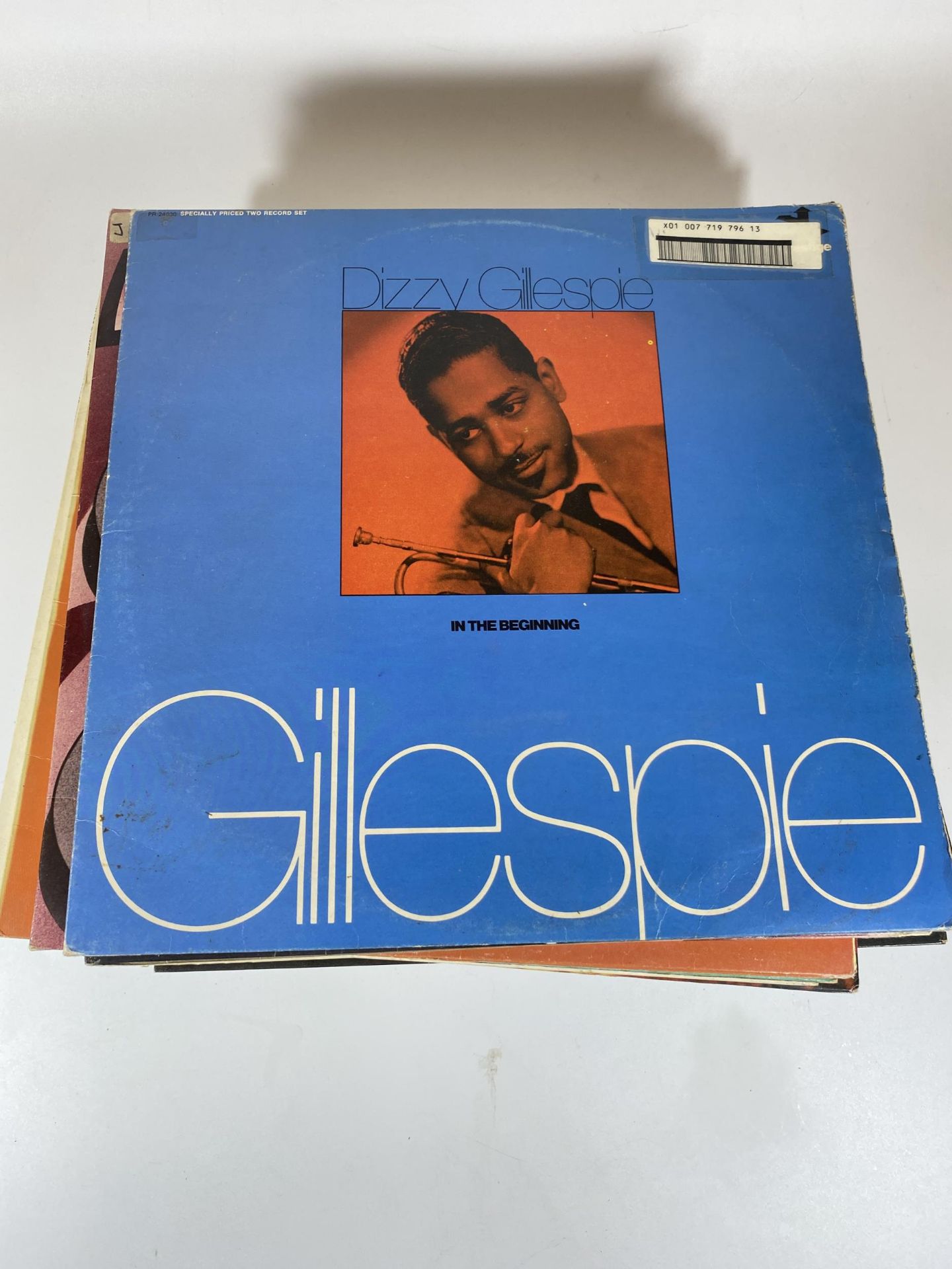 A GROUP OF VINTAGE JAZZ AND OTHER LP RECORDS, HAIR, MILES DAVIS, DIZZY GILLESPIE, SANTANA ETC - Image 4 of 5