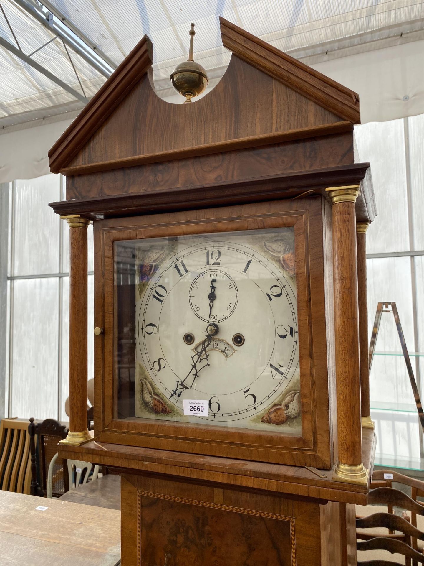 A 19TH CENTURY STYLE WALNUT AND INLAID LONGCASE CLOCK WITH PAINTED DIAL - Image 2 of 6