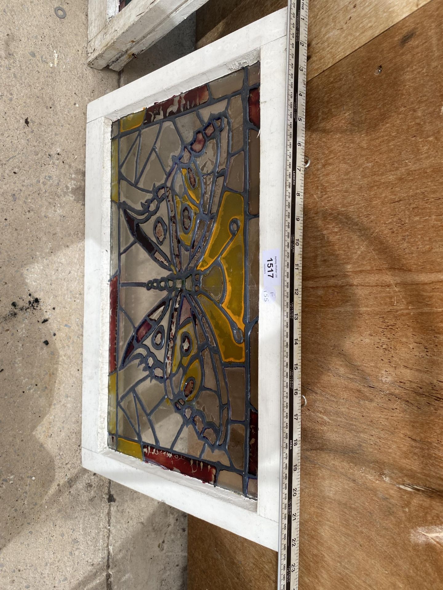 A VINTAGE LEADED GLASS PANEL WITH BUTTERFLY DESIGN - Image 3 of 4