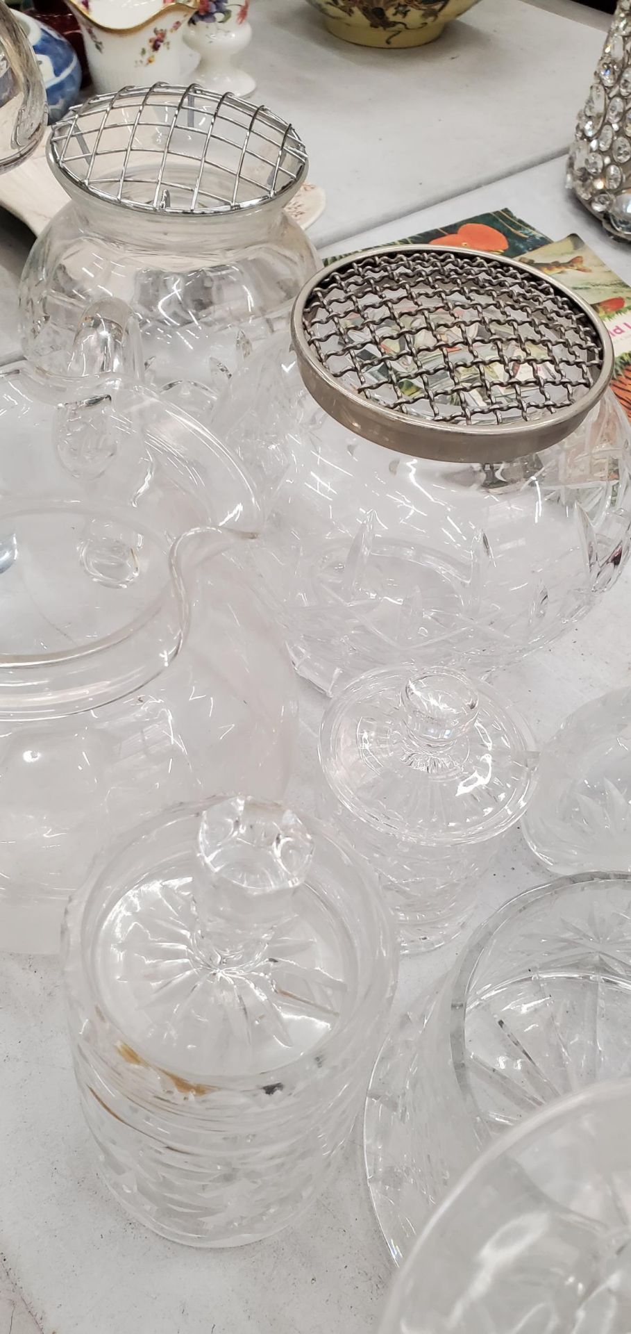 A QUANTITY OF GLASSWARE TO INCLUDE VASES, ROSE BOWLS, STORAGE JARS, DESSERT BOWLS, ETC - Image 2 of 2