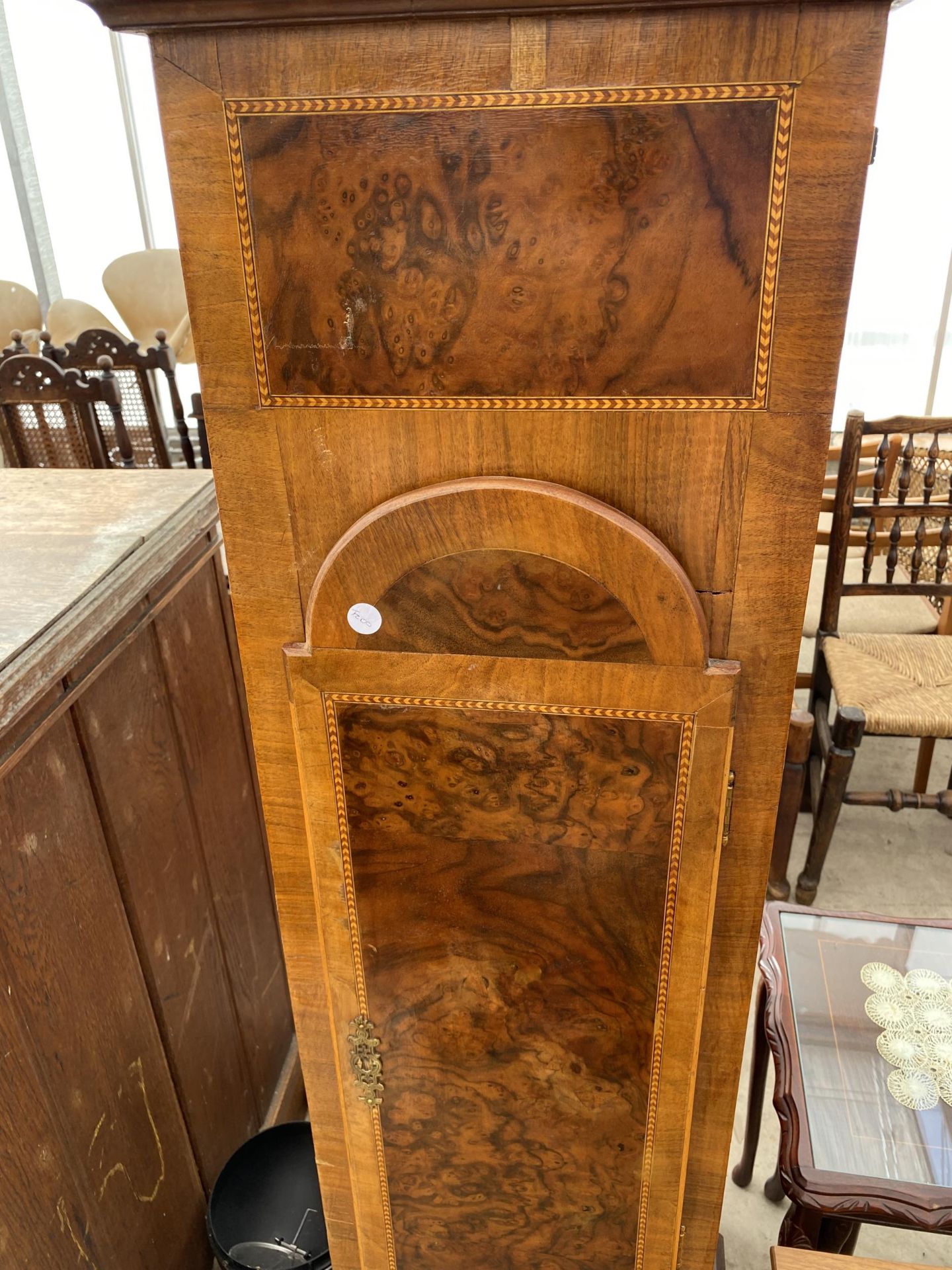 A 19TH CENTURY STYLE WALNUT AND INLAID LONGCASE CLOCK WITH PAINTED DIAL - Image 3 of 6