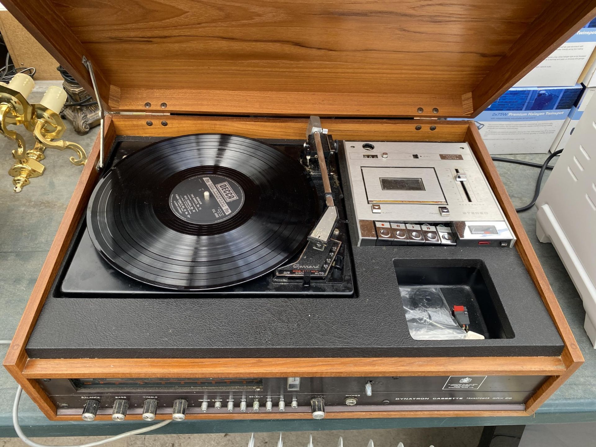 A DYNATRON CASSETTE TRANSPOWER SRX 26 AUDIO SYSTEM / RECORD PLAYER - Image 4 of 4