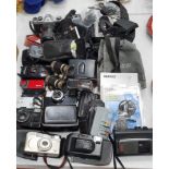 A LARGE COLLECTION OF VINTAGE CAMERAS, ETC TO INCLUDE A PENTAX ASAHI SPOTMATIC, HANIMEX 35 MAF,