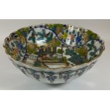 A CHINESE FAMILLE VERTE ENAMEL DESIGN BOWL WITH FIGURAL INNER DESIGN, DIAMETER 17.5CM