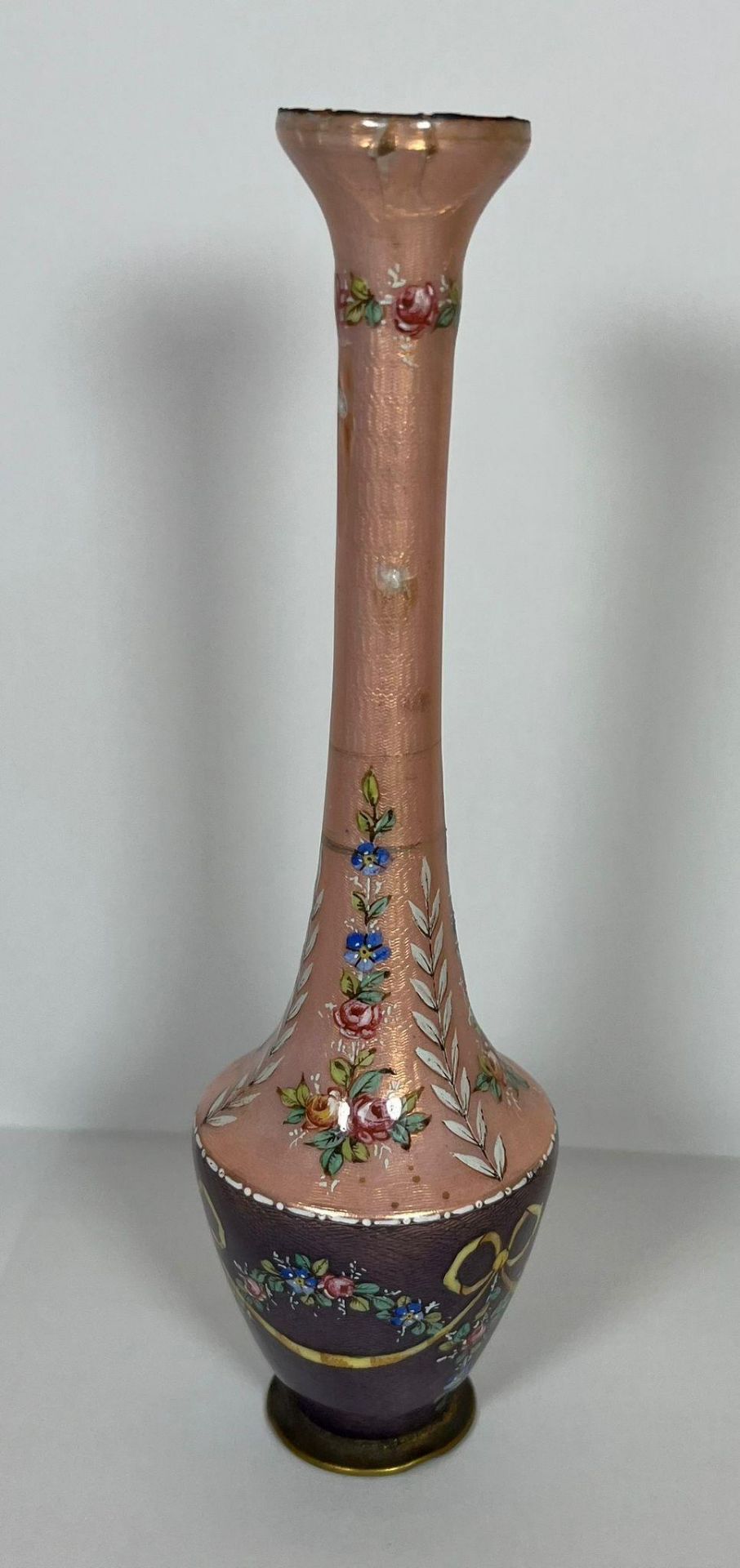 AN ANTIQUE EUROPEAN PINK & PURPLE ENAMEL DESIGN VASE DECORATED WITH FLORAL SWAG DESIGN, HEIGHT 15. - Image 2 of 5