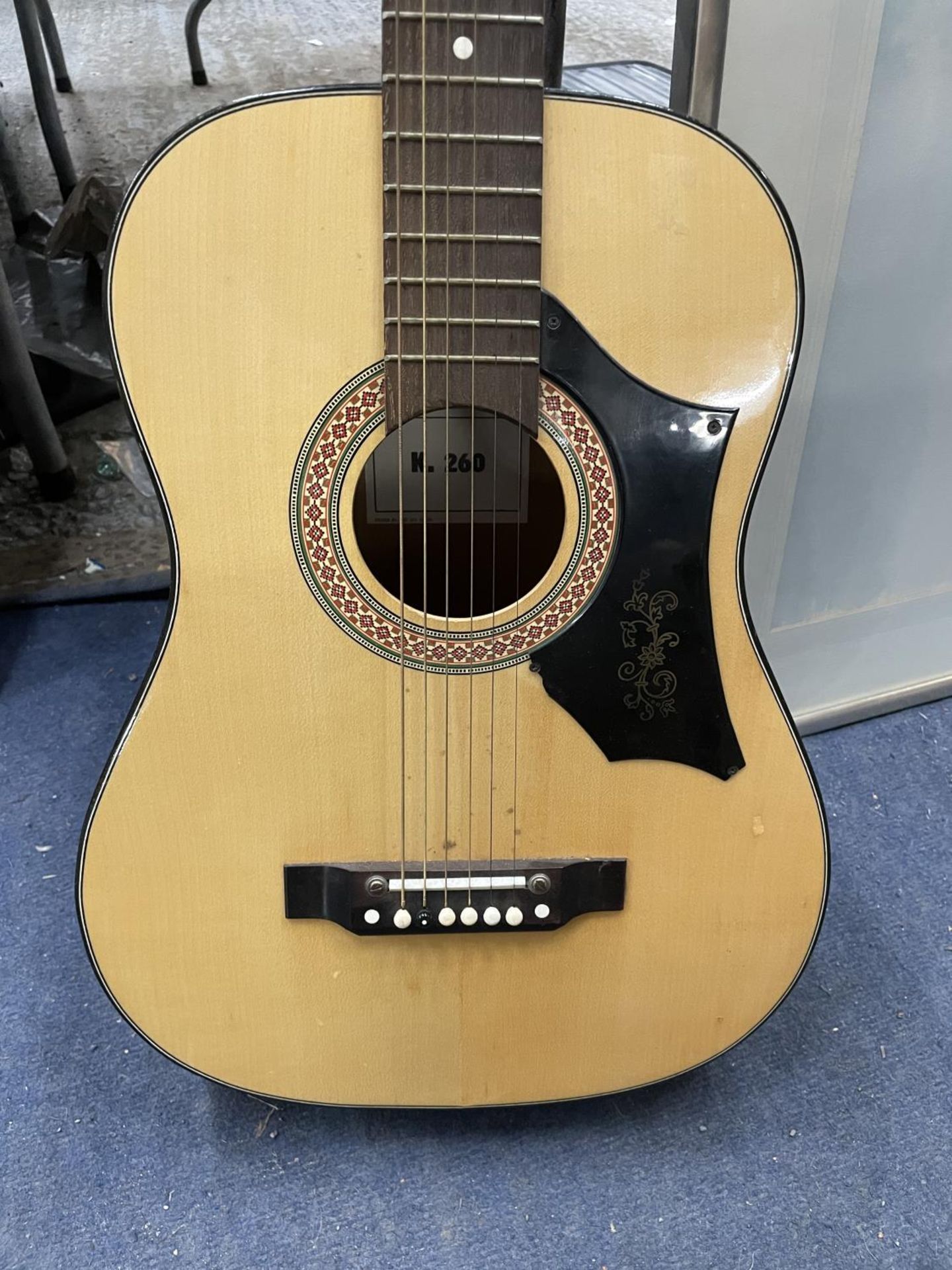AN ACOUSTIC GUITAR - Image 2 of 3