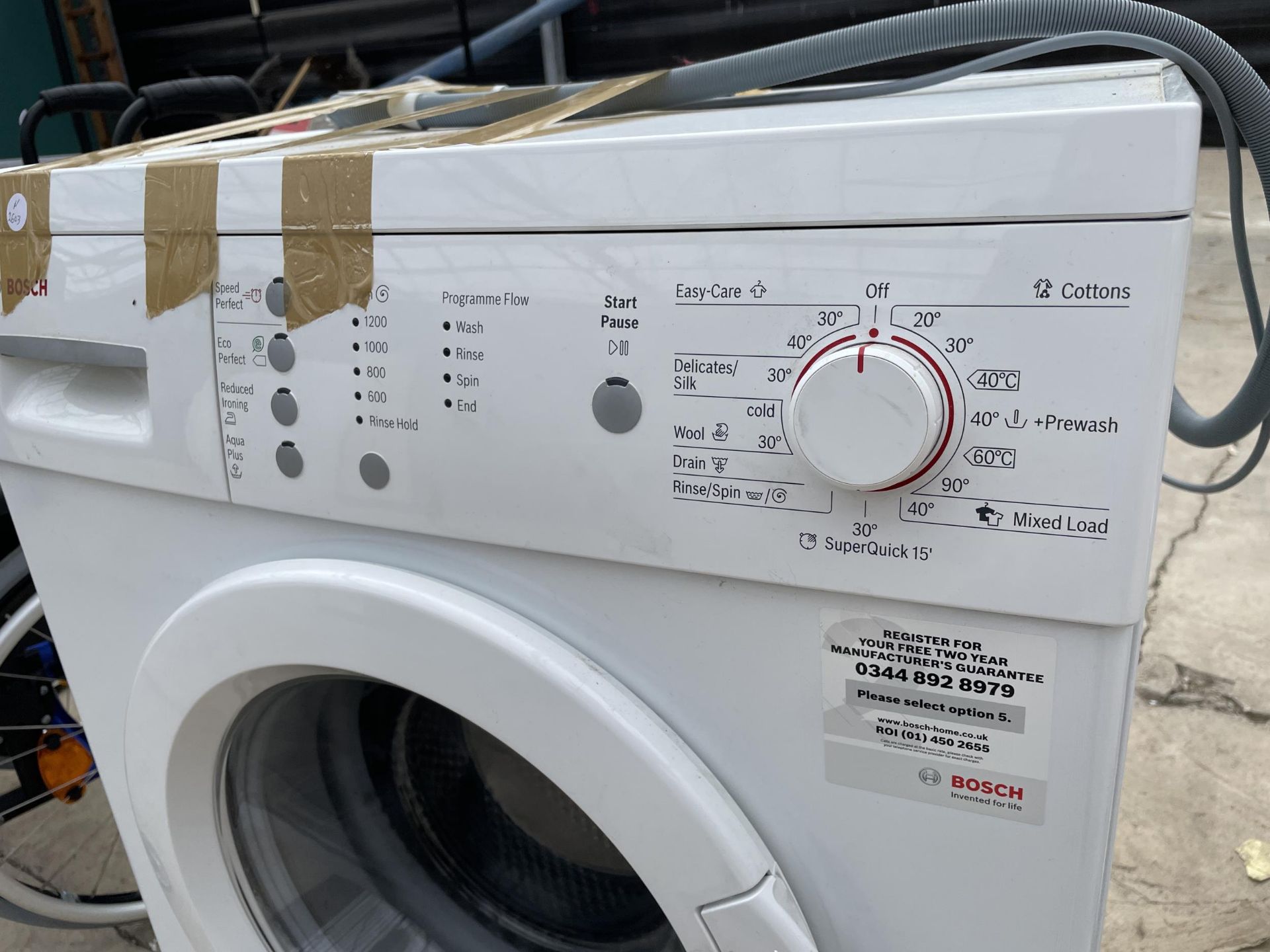 A WHITE BOSCH WASHING MACHINE - Image 2 of 3