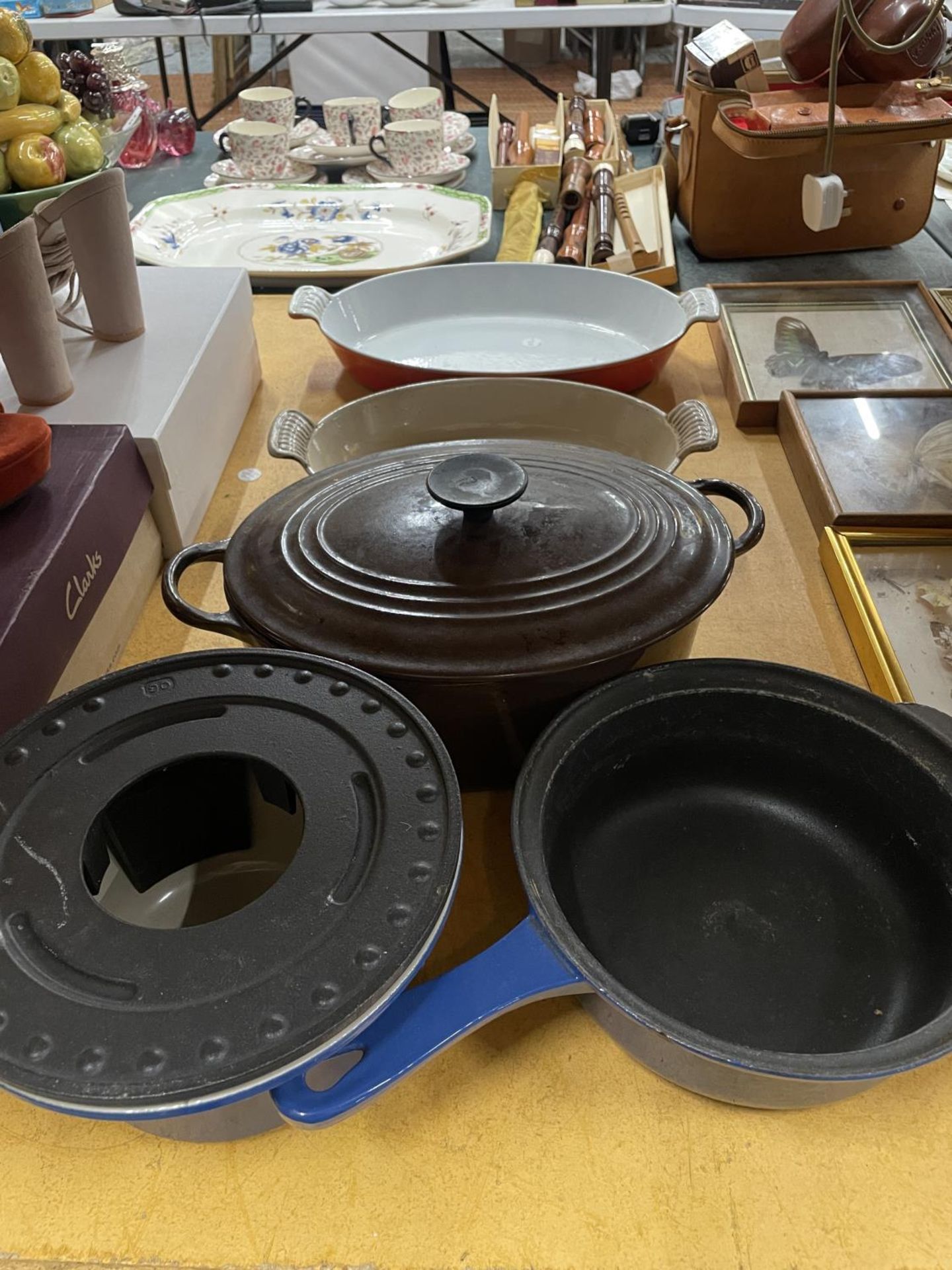 FOUR LE CREUSET COOKING DISHES AND PANS PLUS ONE OTHER