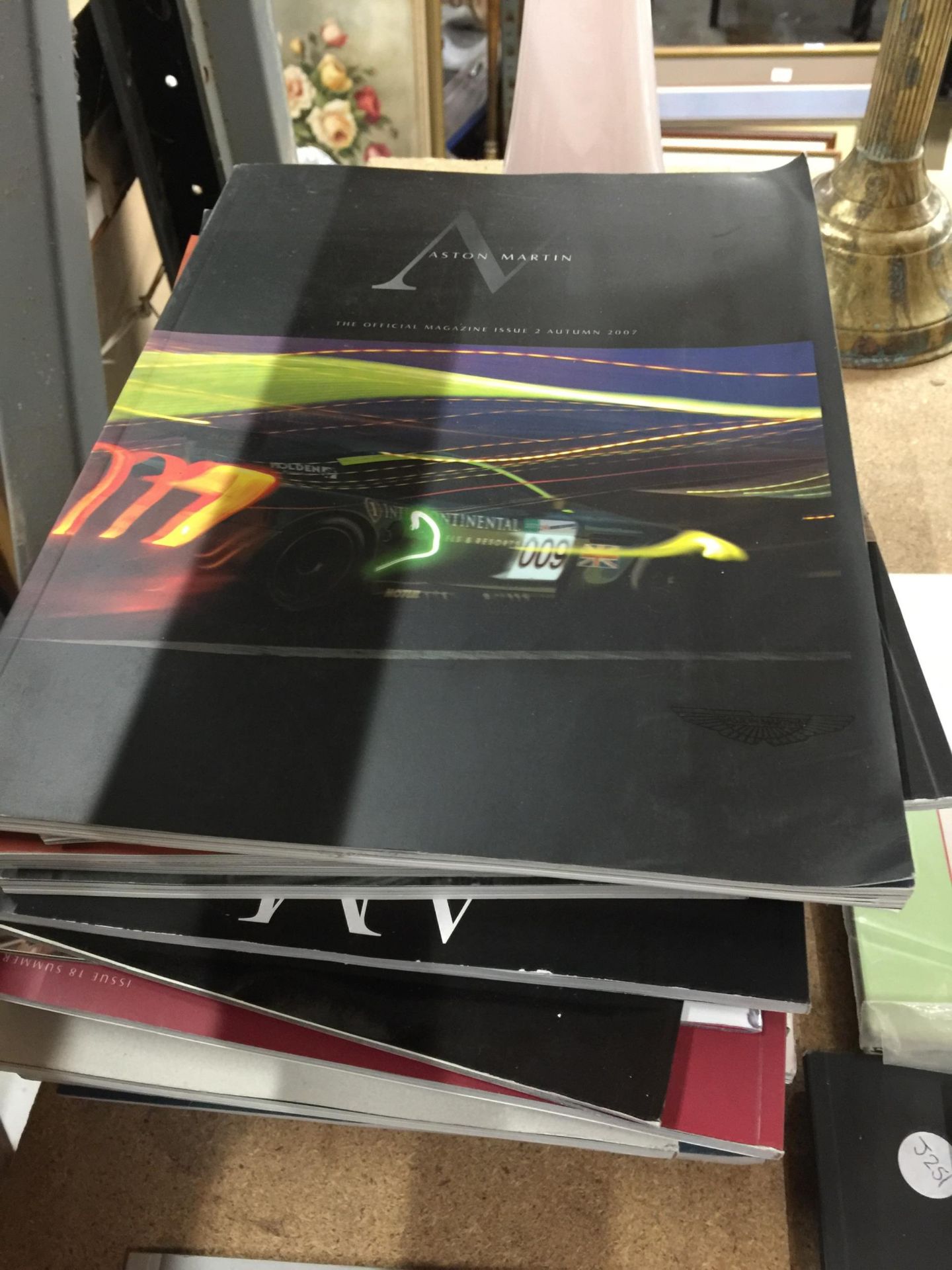 A COLLECTION OF CAR RELATED MANUALS AND BOOKLETS, LE MANS, MERCEDES ETC - Image 2 of 6