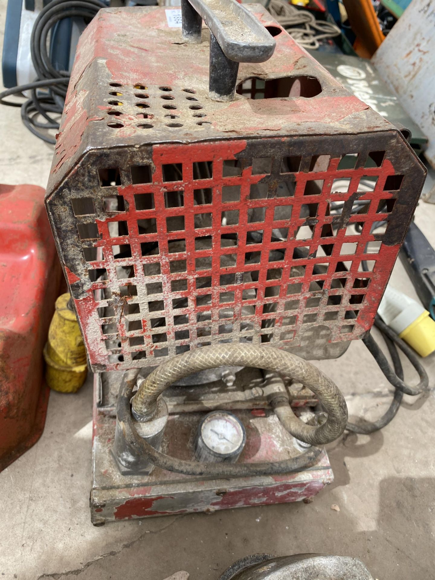 A HILTI GENERATOR AND PETROL CAN - Image 2 of 3