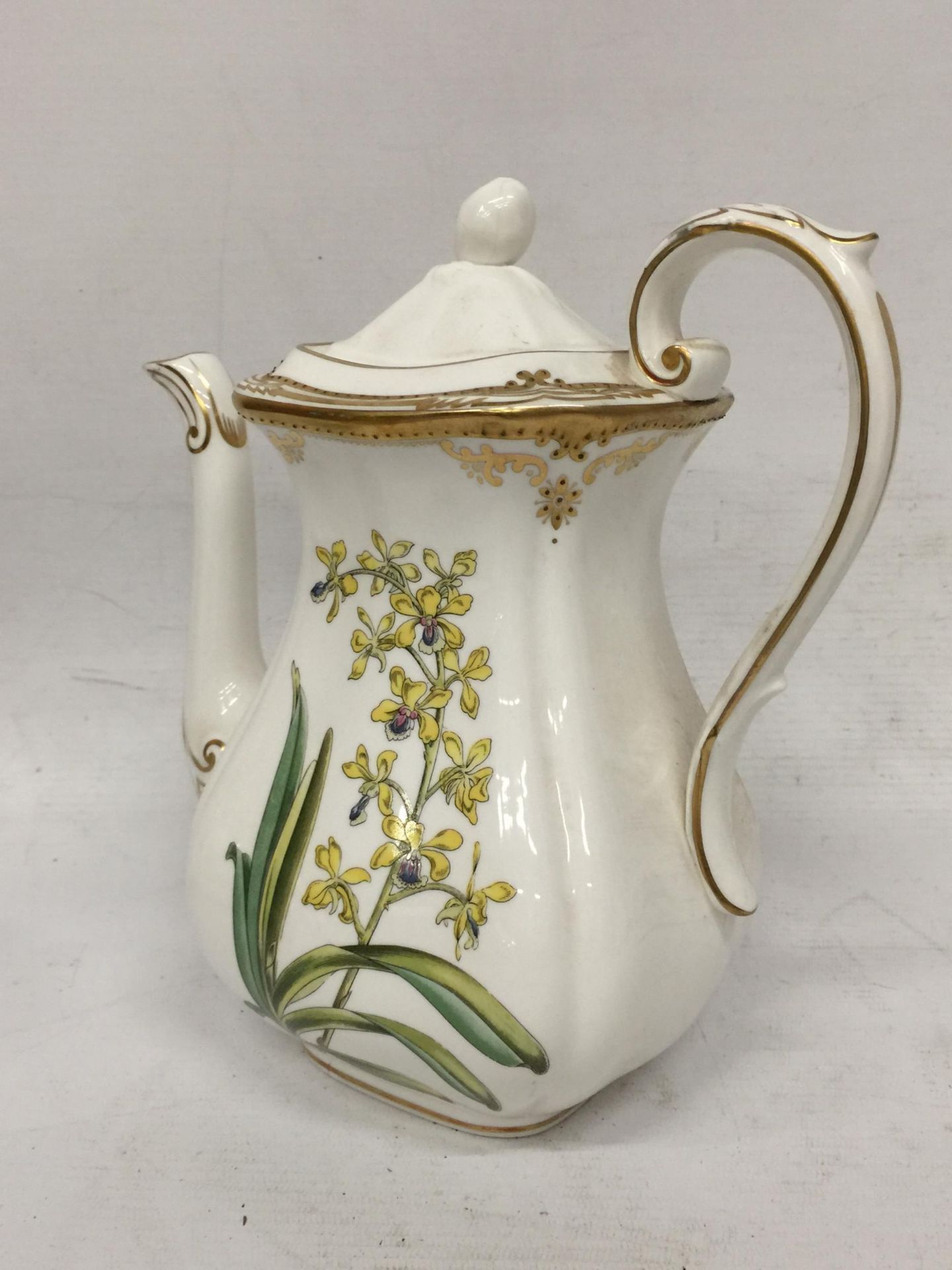 THREE PIECES OF SPODE CERAMICS TO INCLUDE SPODE AERIDES COFFEE POT, STAFFORD FLOWERS CREAM JUG AND - Image 2 of 8