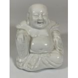 A CHINESE BLANC DE CHINE PORCELAIN MODEL OF A BUDDHA, HEIGHT 10CM