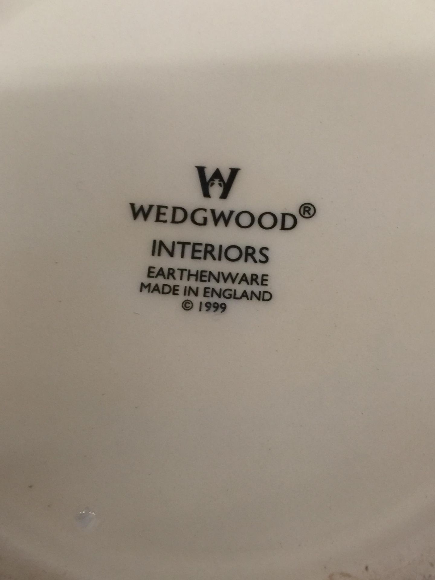A WEDGWOOD INTERIORS EARTHENWARE VASE - Image 3 of 3